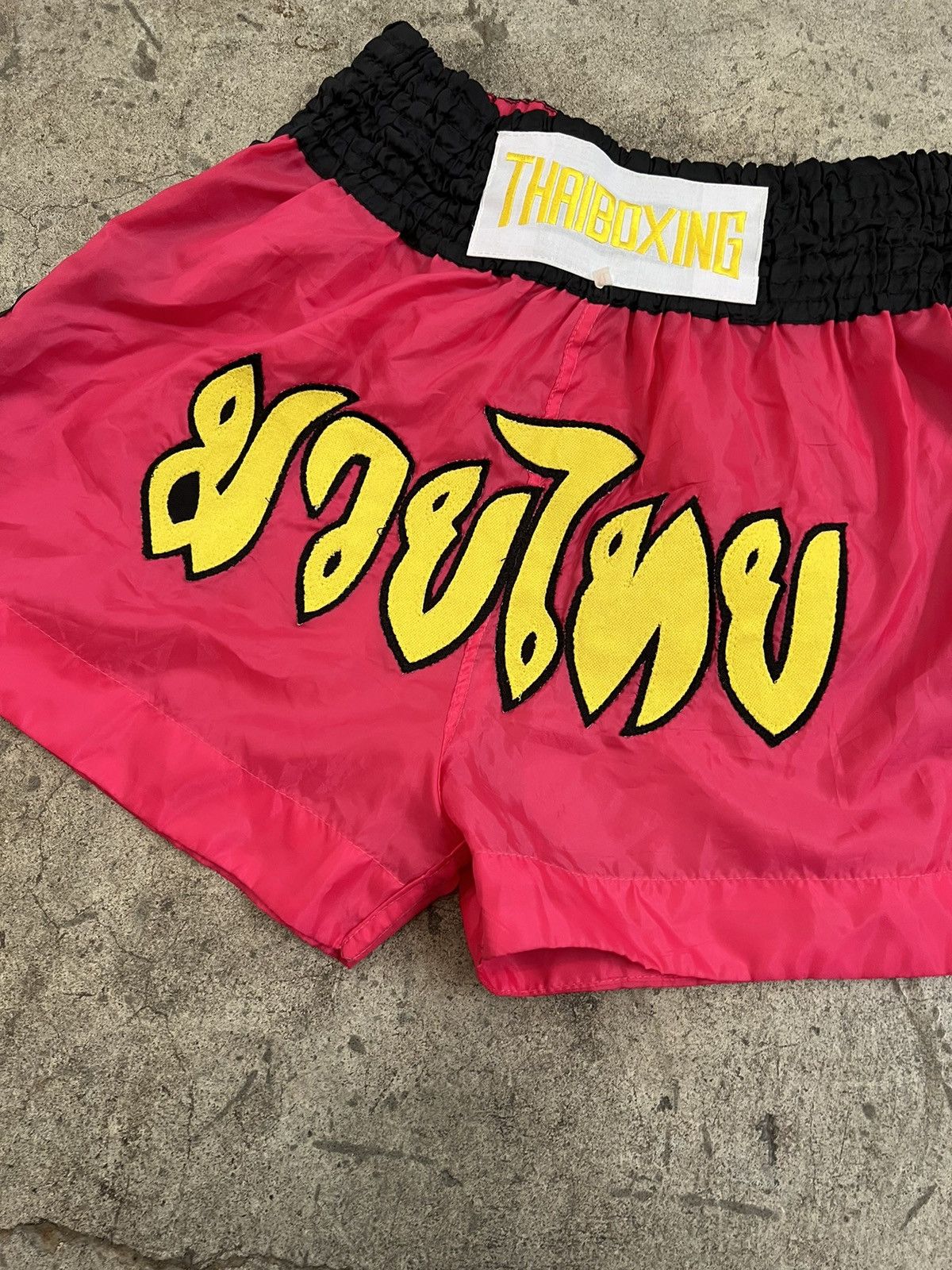 Vintage Vintage rare red Thaiboxing Shorts sizes 28”-36” Size US 32 / EU 48 - 4 Thumbnail