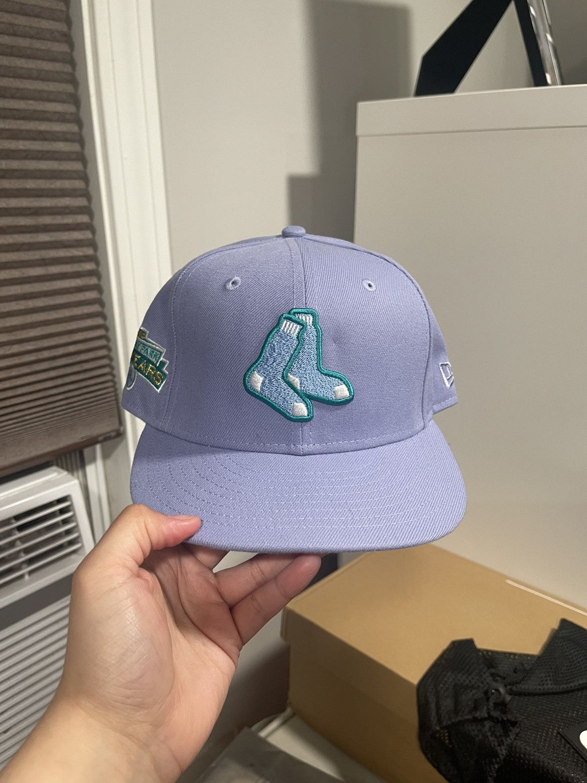 Hat Club Hat Club ‘Northern Lights’ Boston Red Sox Fitted Size 7 1/8 Size ONE SIZE - 1 Thumbnail