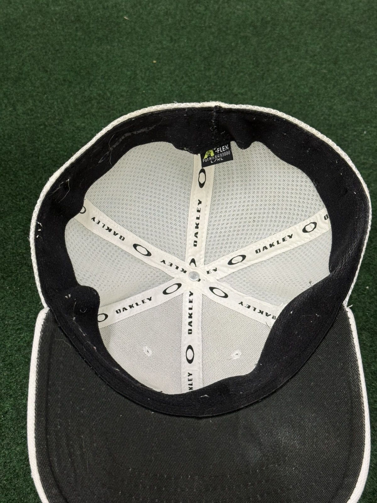 Oakley Vintage Y2k Oakley Spellout Logo Flexfit Hat Size ONE SIZE - 4 Thumbnail