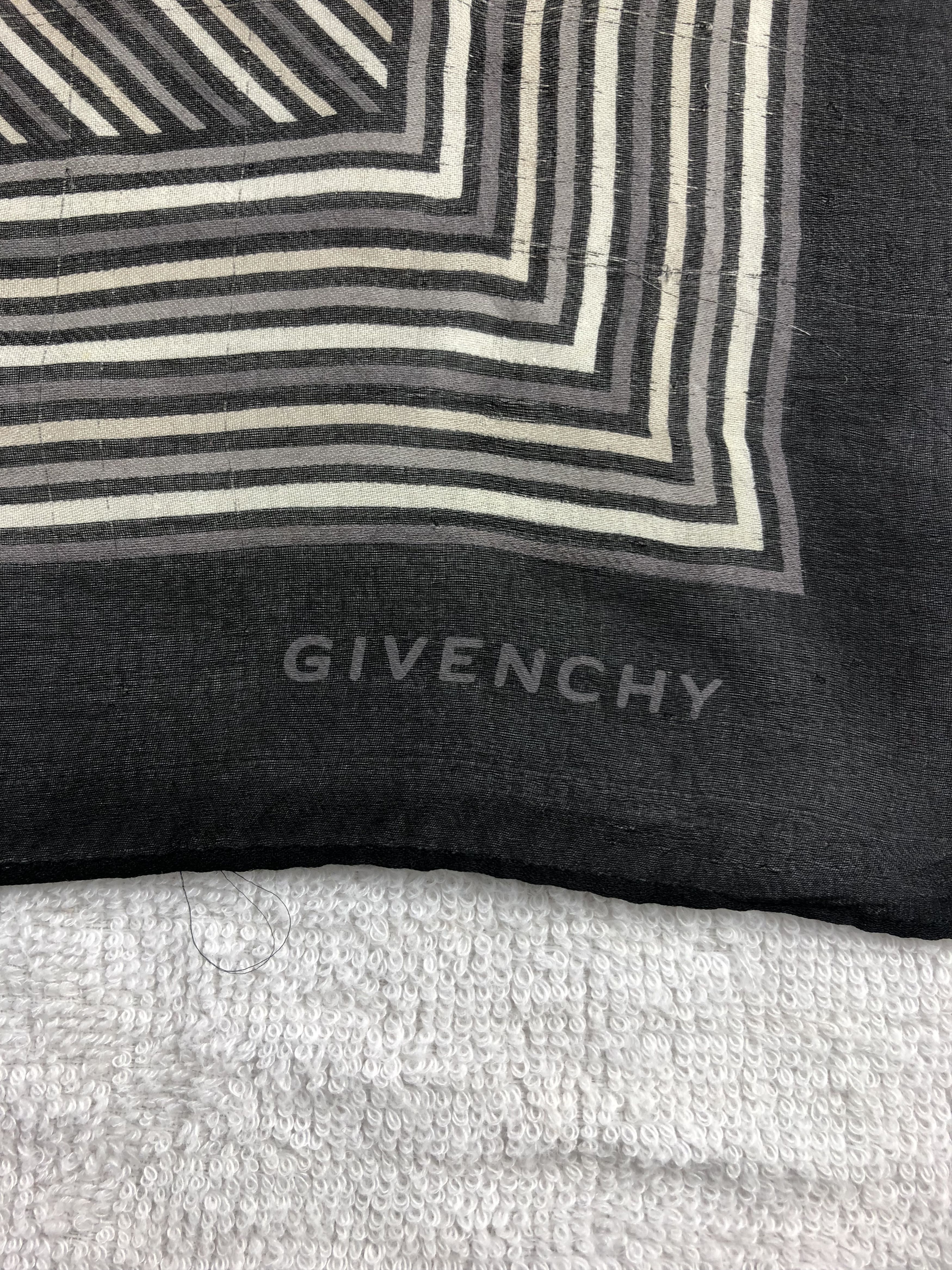 Givenchy × Vintage Givenchy Handkerchief / Scarf / Neckerchief / Headscarf Size ONE SIZE - 4 Thumbnail