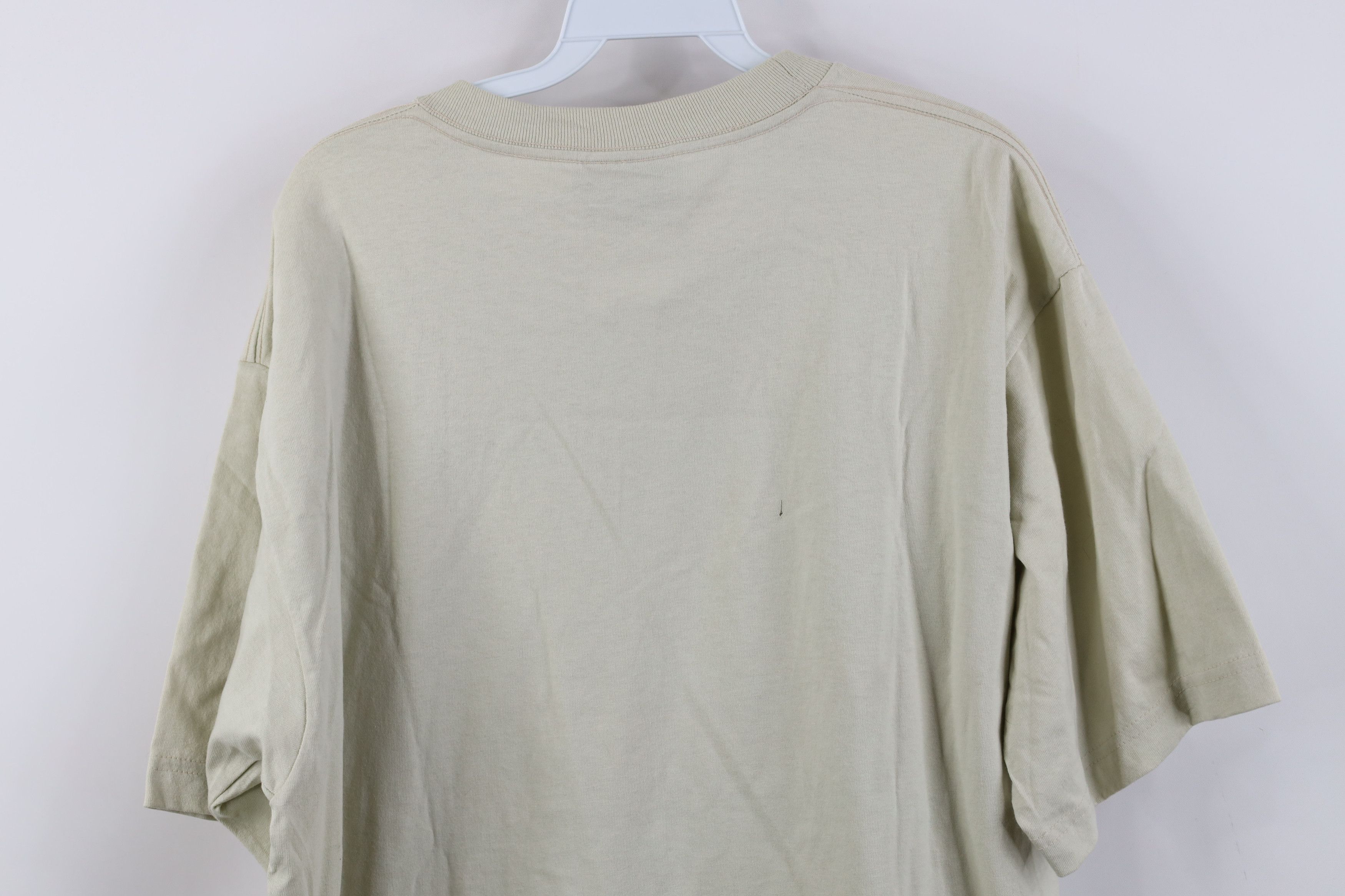 Vintage Deadstock Vintage 90s Streetwear T-Shirt Beige USA Pocket Size US L / EU 52-54 / 3 - 12 Thumbnail