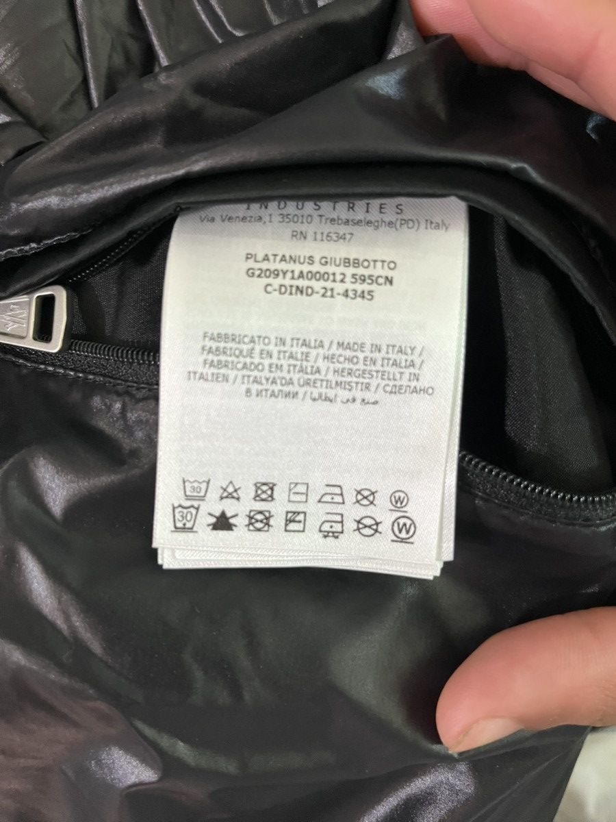 1017 ALYX 9SM 1017 ALYX 9SM × Alyx × Moncler SIZE 1 Size US S / EU 44-46 / 1 - 11 Thumbnail
