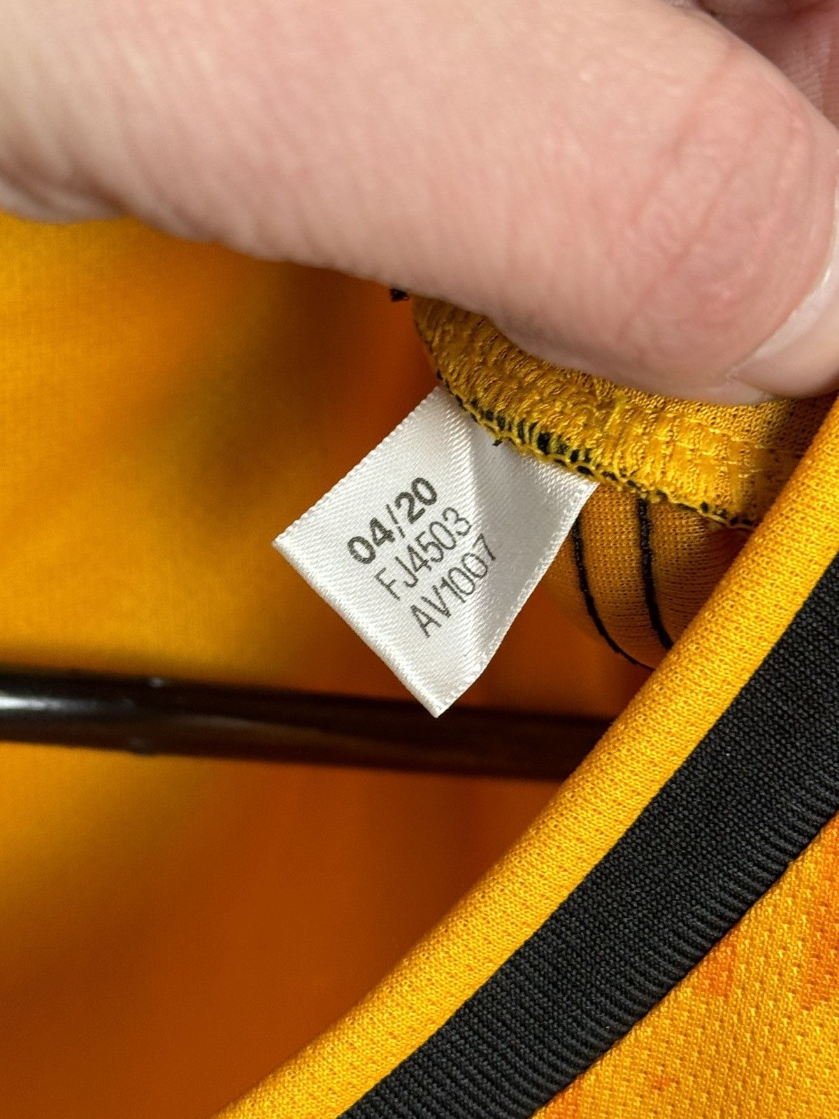 Adidas Wolverhampton Wanderers 20/21 Home Football Jersey Size US XL / EU 56 / 4 - 14 Thumbnail