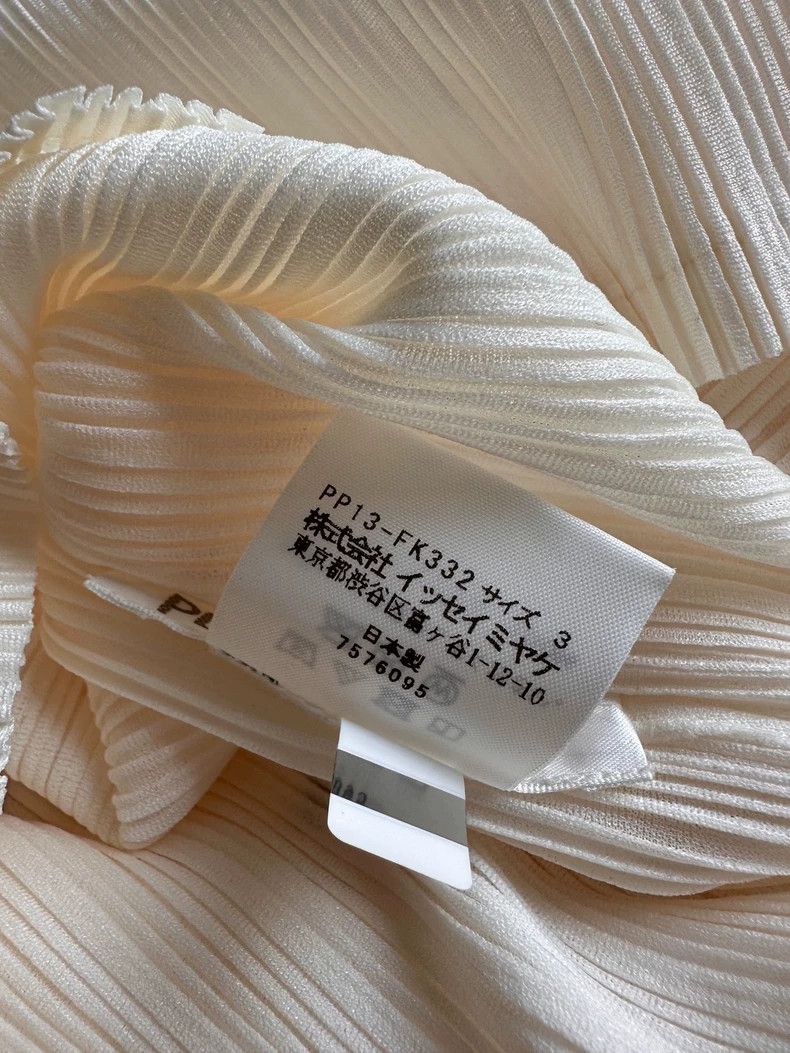 Issey Miyake Issey Miyake size:3 White pleated long-sleeved shirt Size XS / US 0-2 / IT 36-38 - 8 Thumbnail