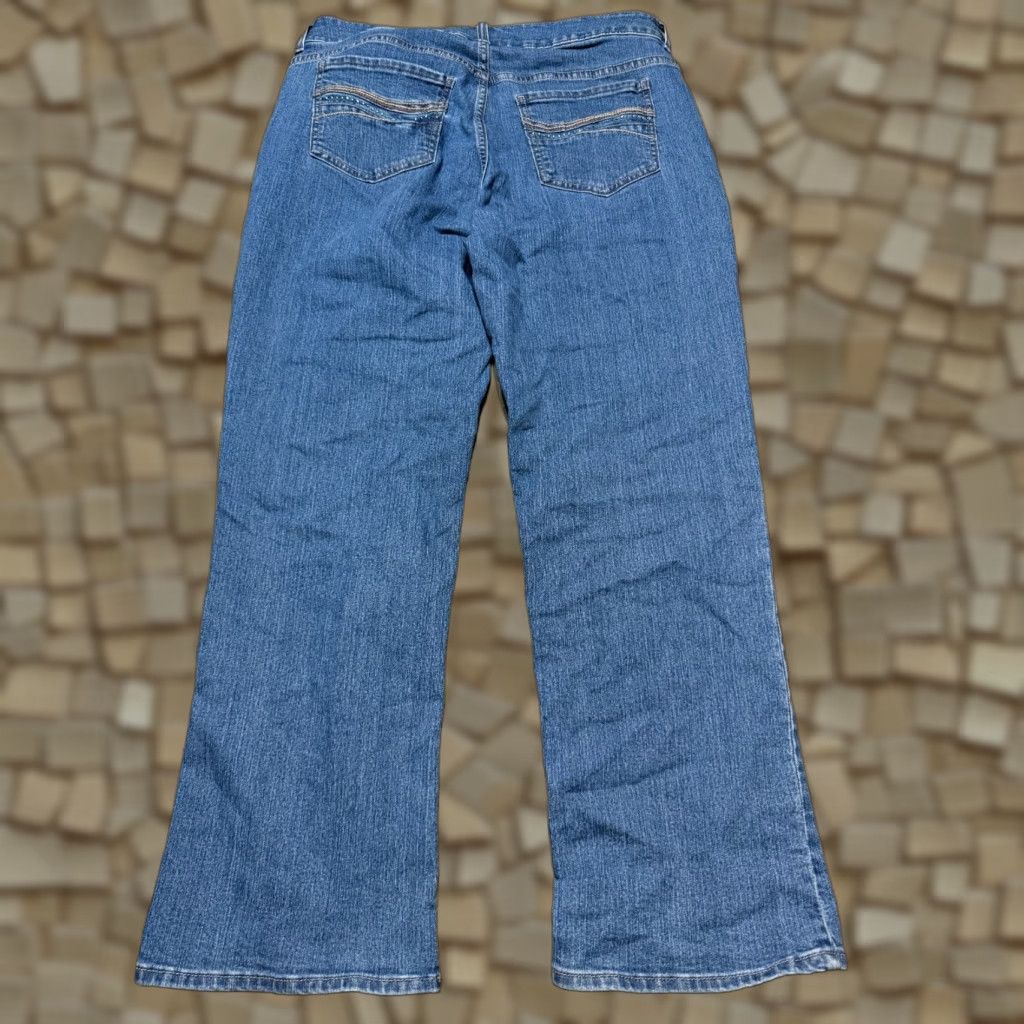 Lee Riders by Lee Jeans Women's 16 Petite Blue Denim Straight Leg Pockets 5-Pocket Design Jeans Size 38" / US 16 / IT 52 - 1 Thumbnail