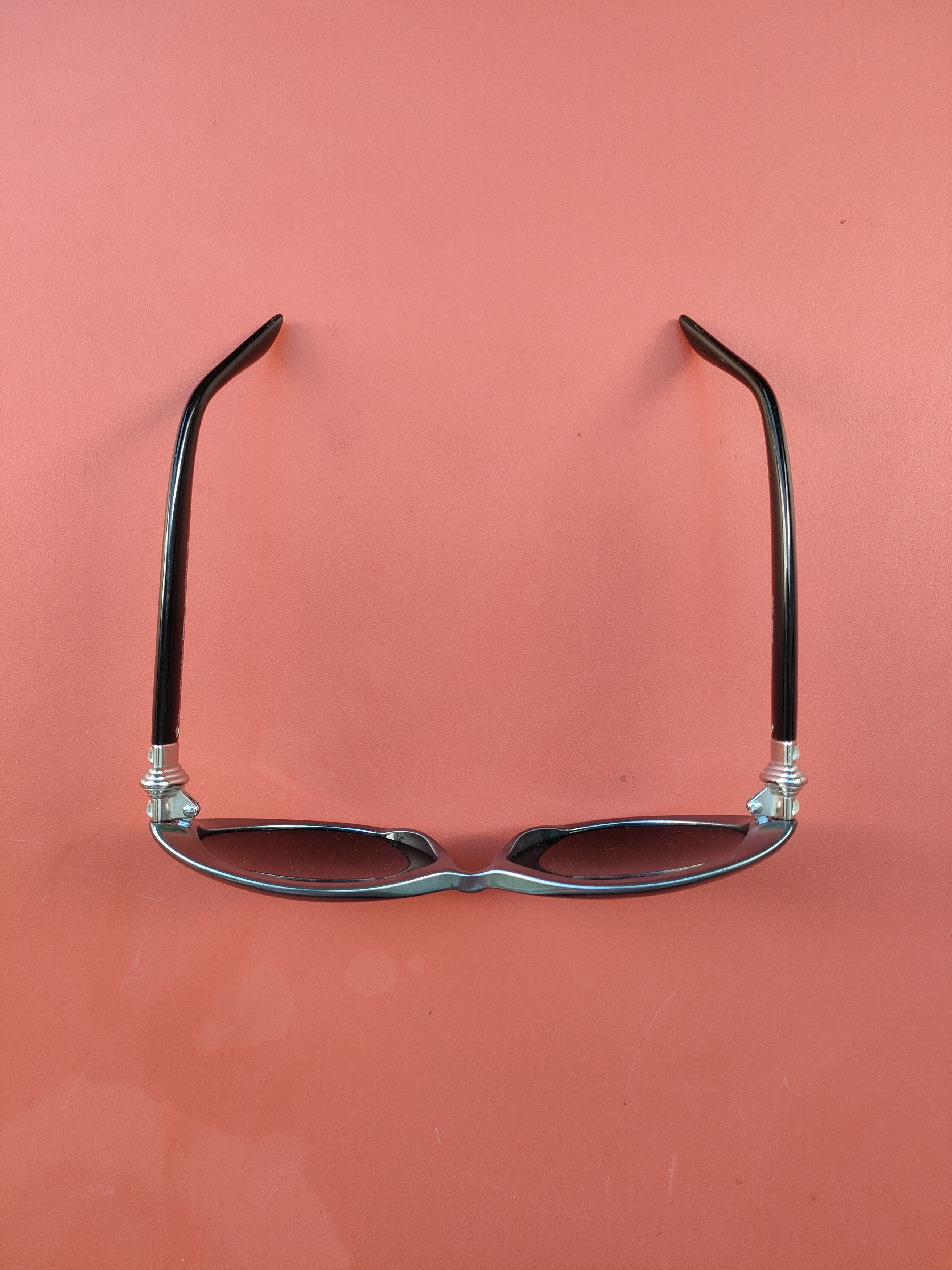 Gianfranco Ferre Gianfranco Ferre 90's Black & Silver Oval Cateye Sunglasses Size ONE SIZE - 10 Thumbnail