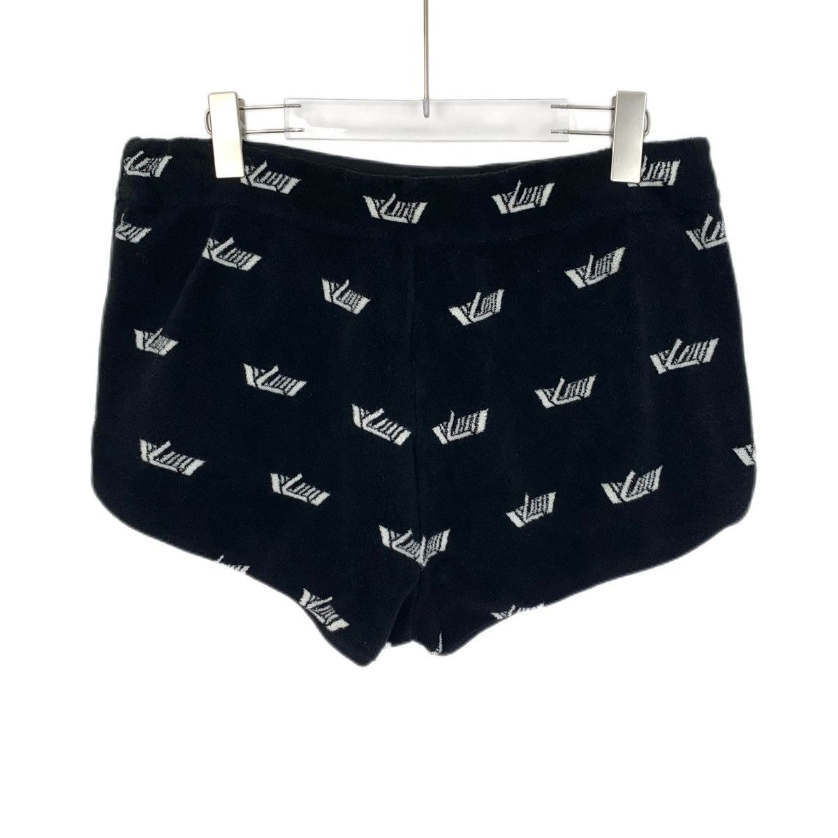 Louis Vuitton Louis Vuitton 22FW Black Logo Intarsia Casual Shorts K26WX Size 28" / US 6 / IT 42 - 2 Thumbnail