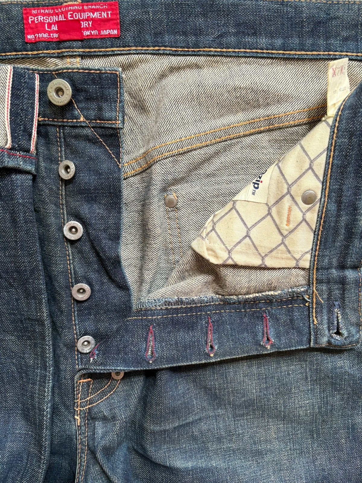 Designer × Japanese Brand Vintage Japanese Brand Blue Wash Loose Baggy Jeans Size US 37 - 4 Thumbnail