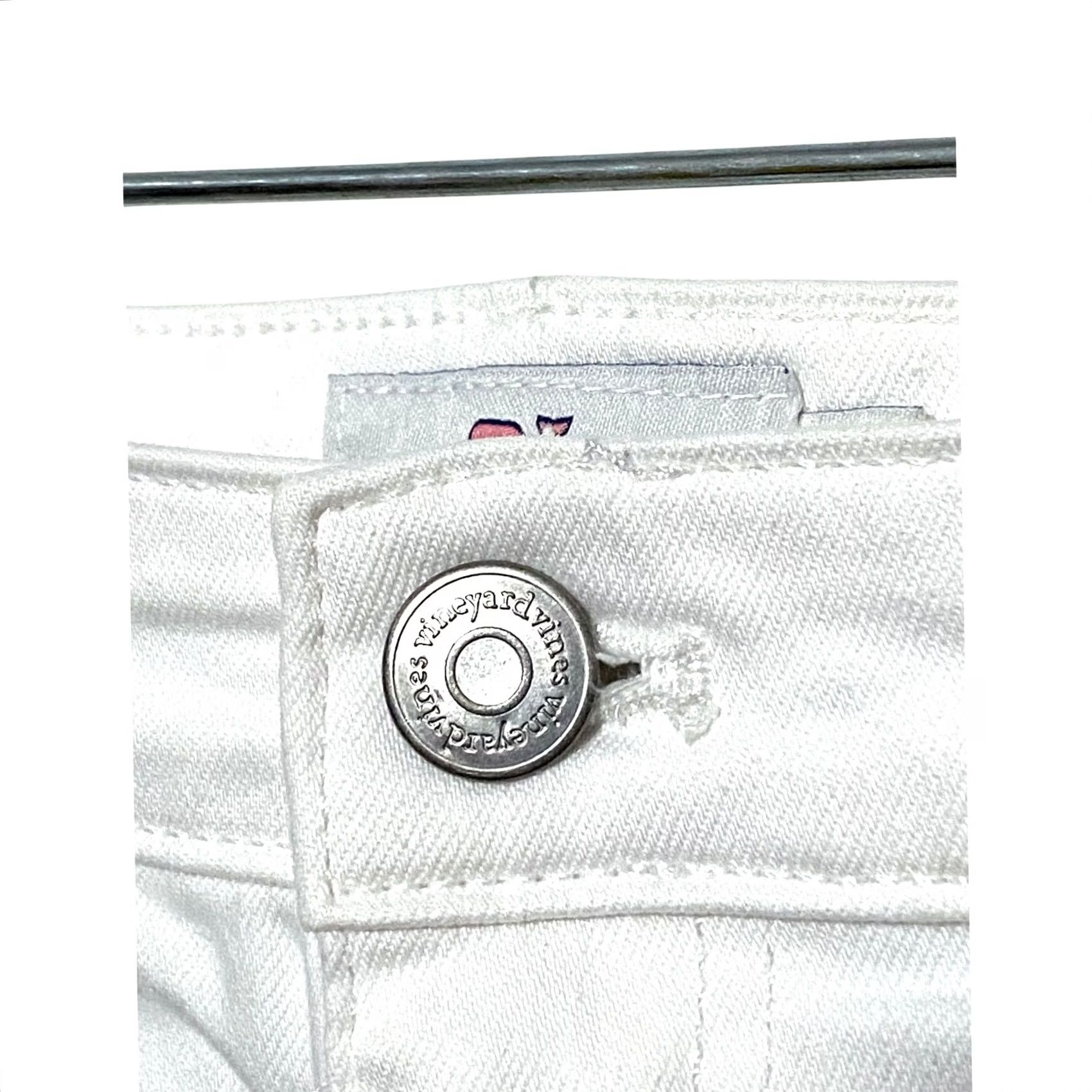 Vineyard Vines Vineyard Vines Denim White Jean Shorts Womens 27 Casual Summer Beachy Vacation Preppy Shorts Mens? Womens Size 27" / US 4 / IT 40 - 5 Thumbnail