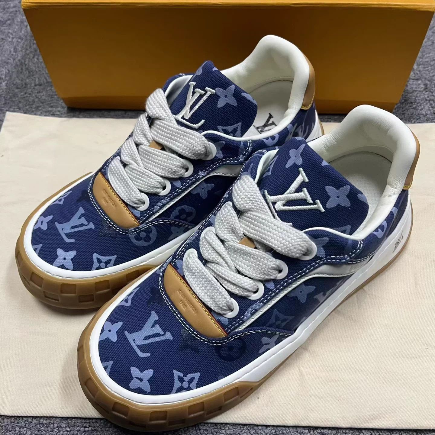 Louis Vuitton LV Blue Canvas Leather Round Toe Lace-Up Low-Top Sneaker Size US 8.5 / EU 41-42 - 2 Thumbnail