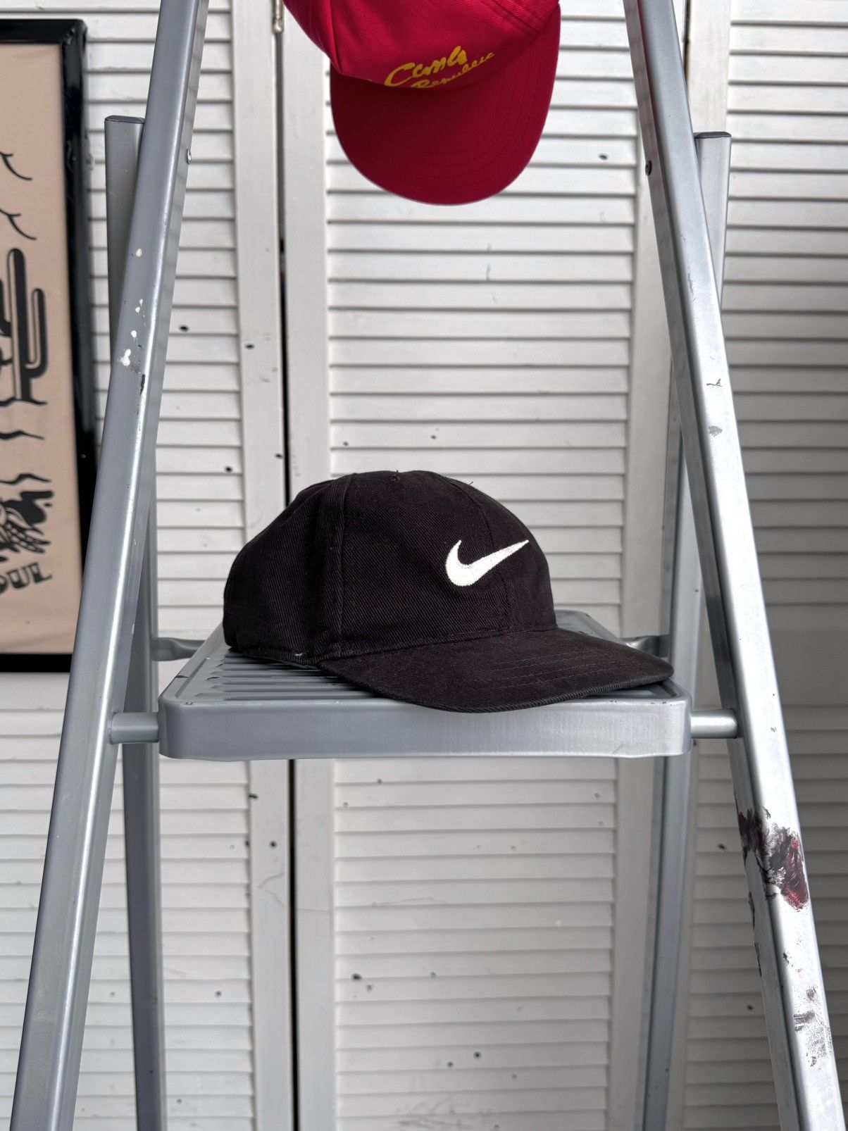 Nike Vintage Nike Big Swoosh Black Snapback Cap Size ONE SIZE - 1 Thumbnail