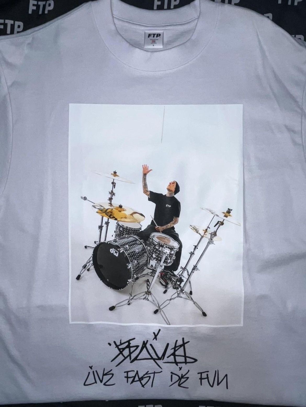 Fuck The Population FTP + FAMOUS TRAVIS BARKER PHOTO TEE(WHITE) Size US L / EU 52-54 / 3 - 2 Thumbnail
