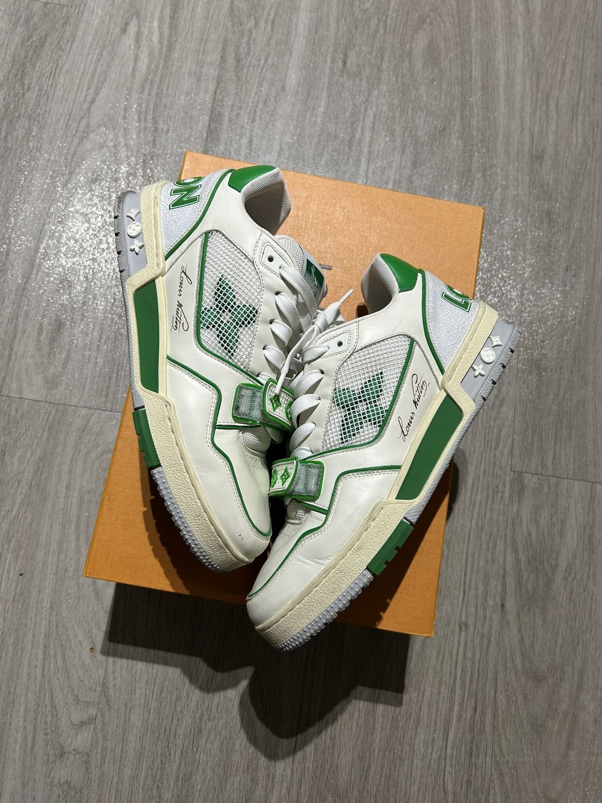 Louis Vuitton Louis vuitton trainer strap green white sail Size US 8 / EU 41 - 1 Thumbnail