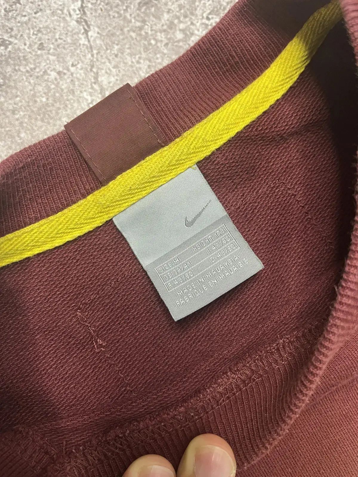 Nike Vintage Nike Track & Field Sweatshirt Maroon Yellow Size L Size US M / EU 48-50 / 2 - 5 Thumbnail