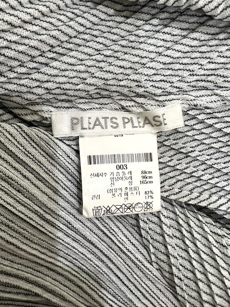 Issey Miyake Issey Miyake A light grey small flying sleeve top Size L / US 10 / IT 46 - 2 Thumbnail
