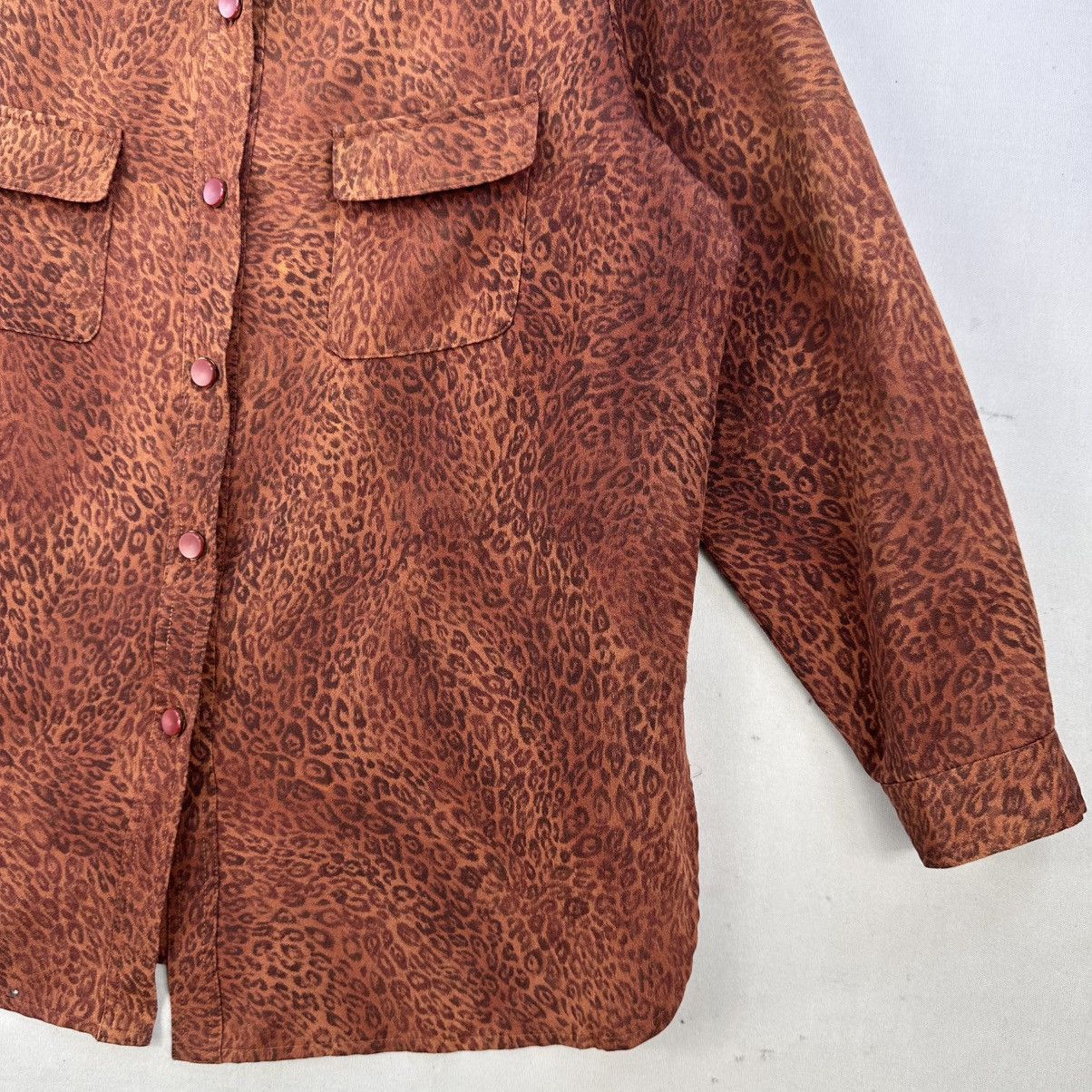 Japanese Brand Vintage 80's Leopard Shirt Flap Pocket by Chenier Faminine Size M / US 6-8 / IT 42-44 - 3 Thumbnail