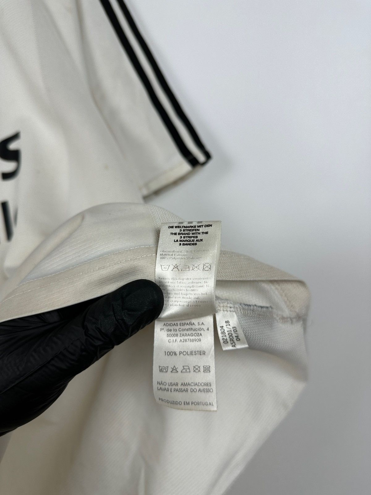 Vintage 2003-04 Vintage Adidas Real Madrid Home Soccer Jersey Size US L / EU 52-54 / 3 - 22 Thumbnail