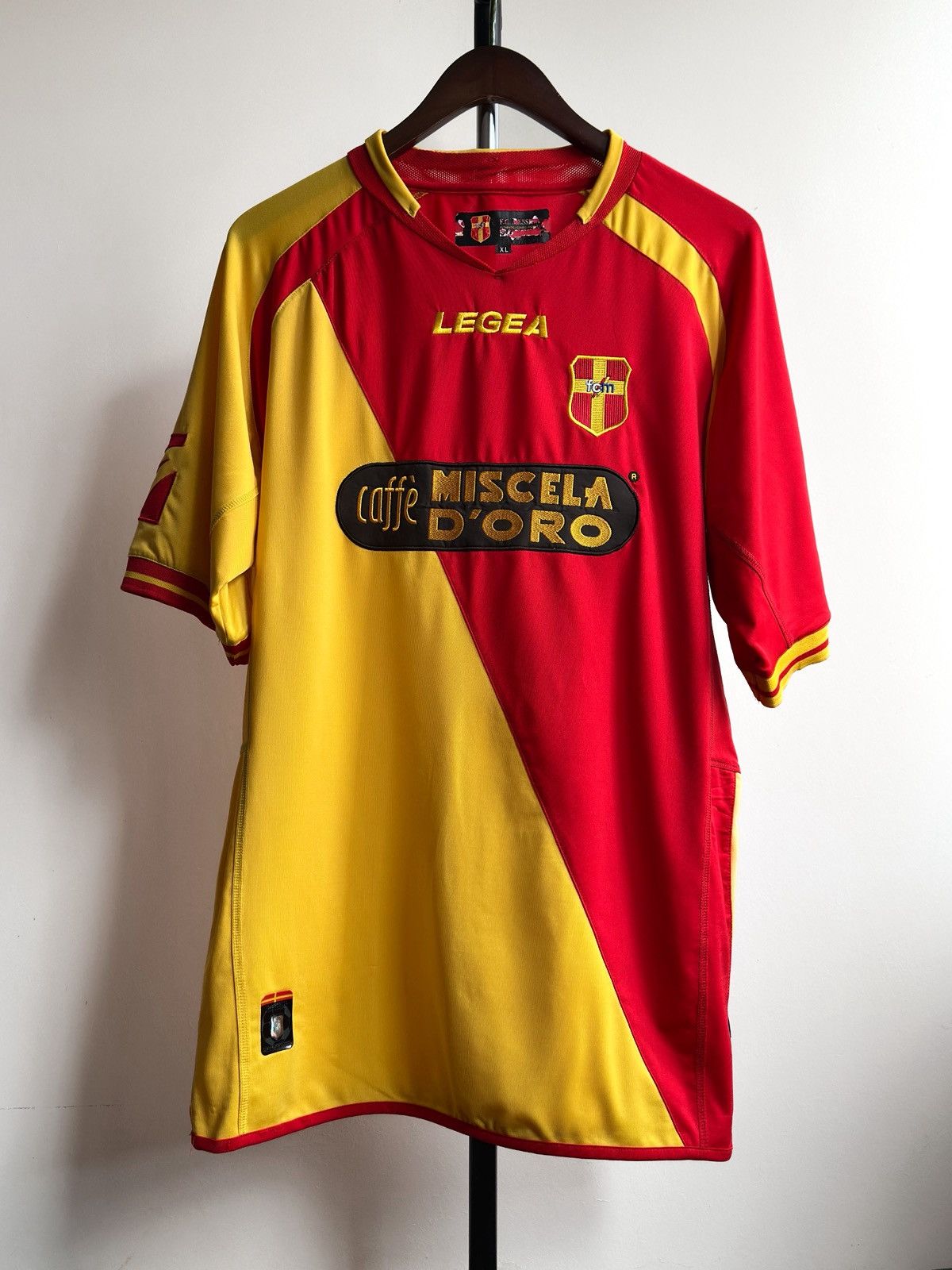 Vintage Vintage ACR Messina 2005/06 Soccer Jersey Football Shirt Size US XL / EU 56 / 4 - 1 Thumbnail