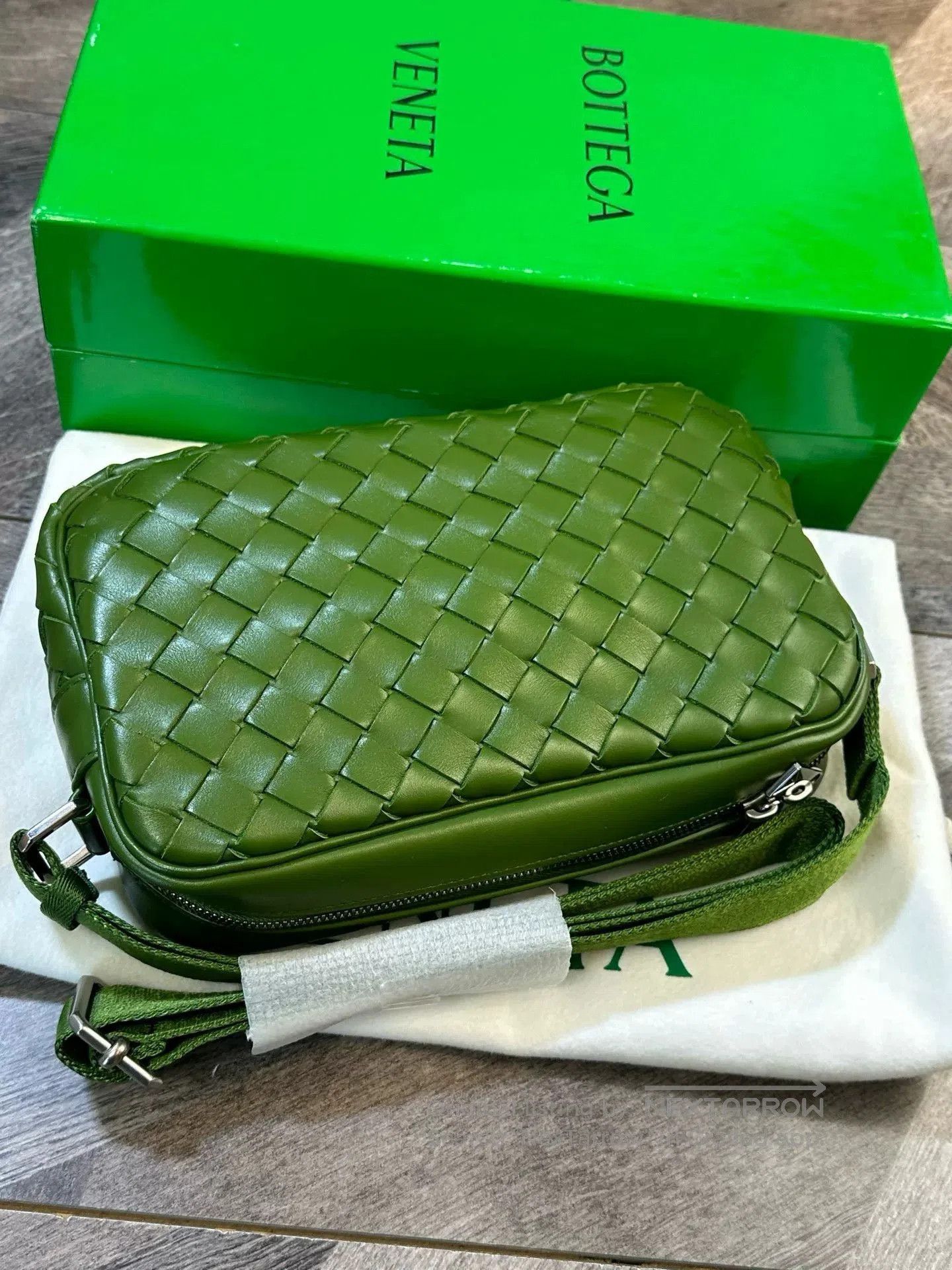 Bottega Veneta BV Classic Woven Camera Messenger Bag. Size ONE SIZE - 8 Thumbnail