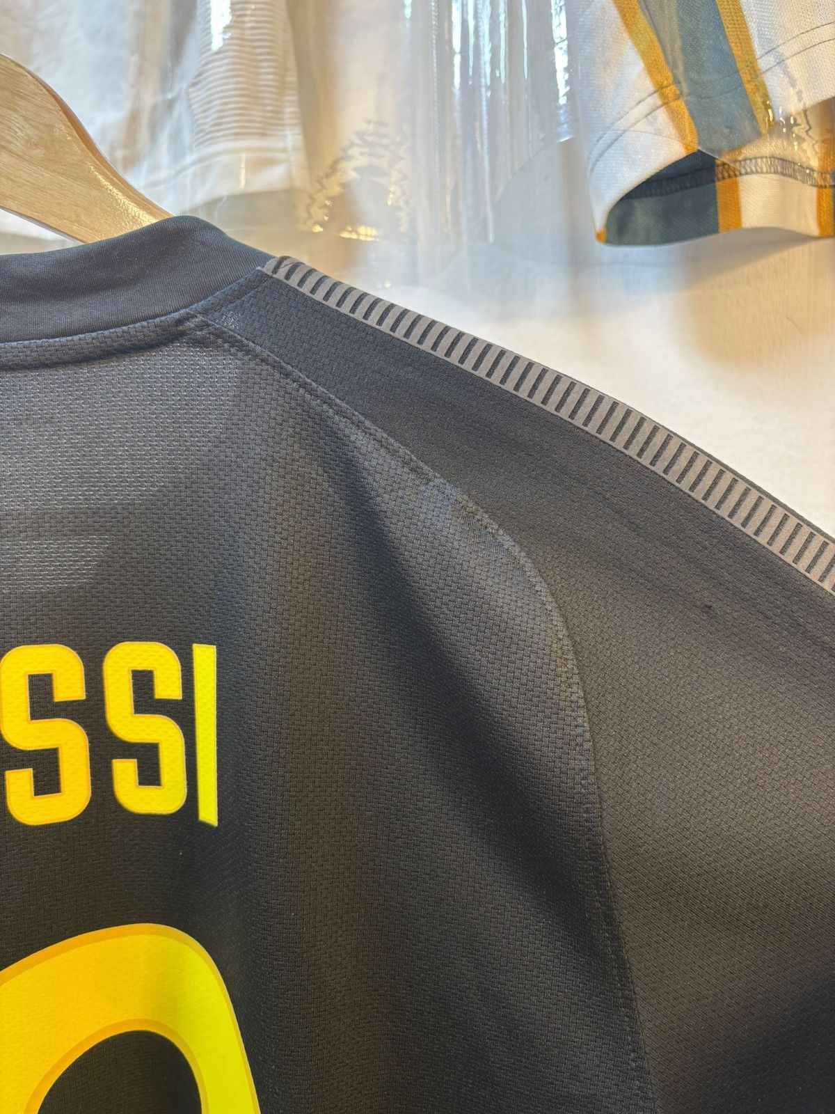 Nike 2011-2012 FC Barcelona Away Kit MESSI 10 Size US L / EU 52-54 / 3 - 16 Thumbnail
