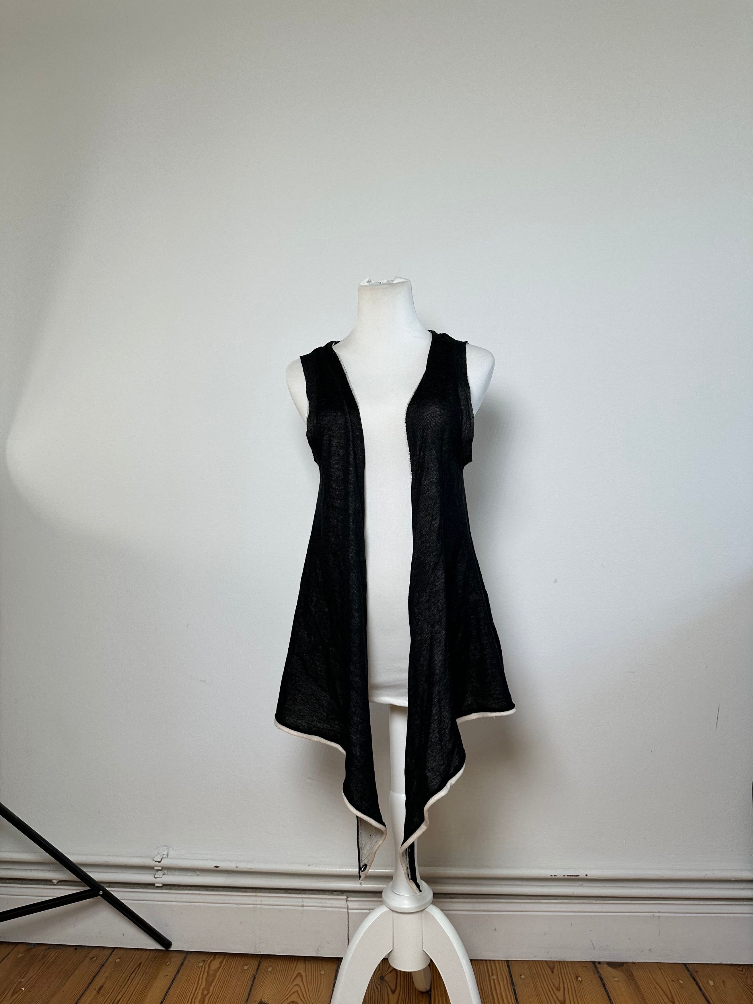 Issey Miyake Vintage Wool Wrap Top Black Cream M Size M / US 6-8 / IT 42-44 - 1 Thumbnail