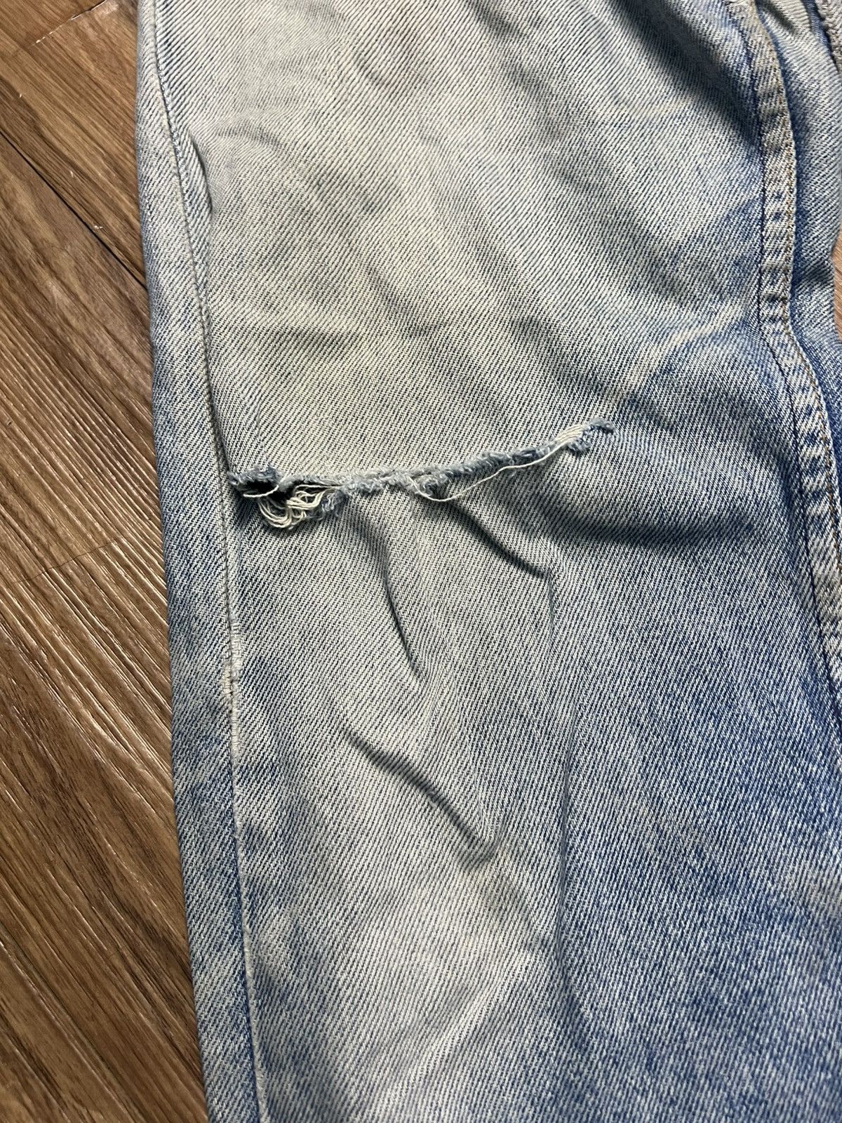 Levi's 90s Vintage Levi’s 505 Regular Fit Jeans - Made in USA (43) Size US 29 - 6 Thumbnail