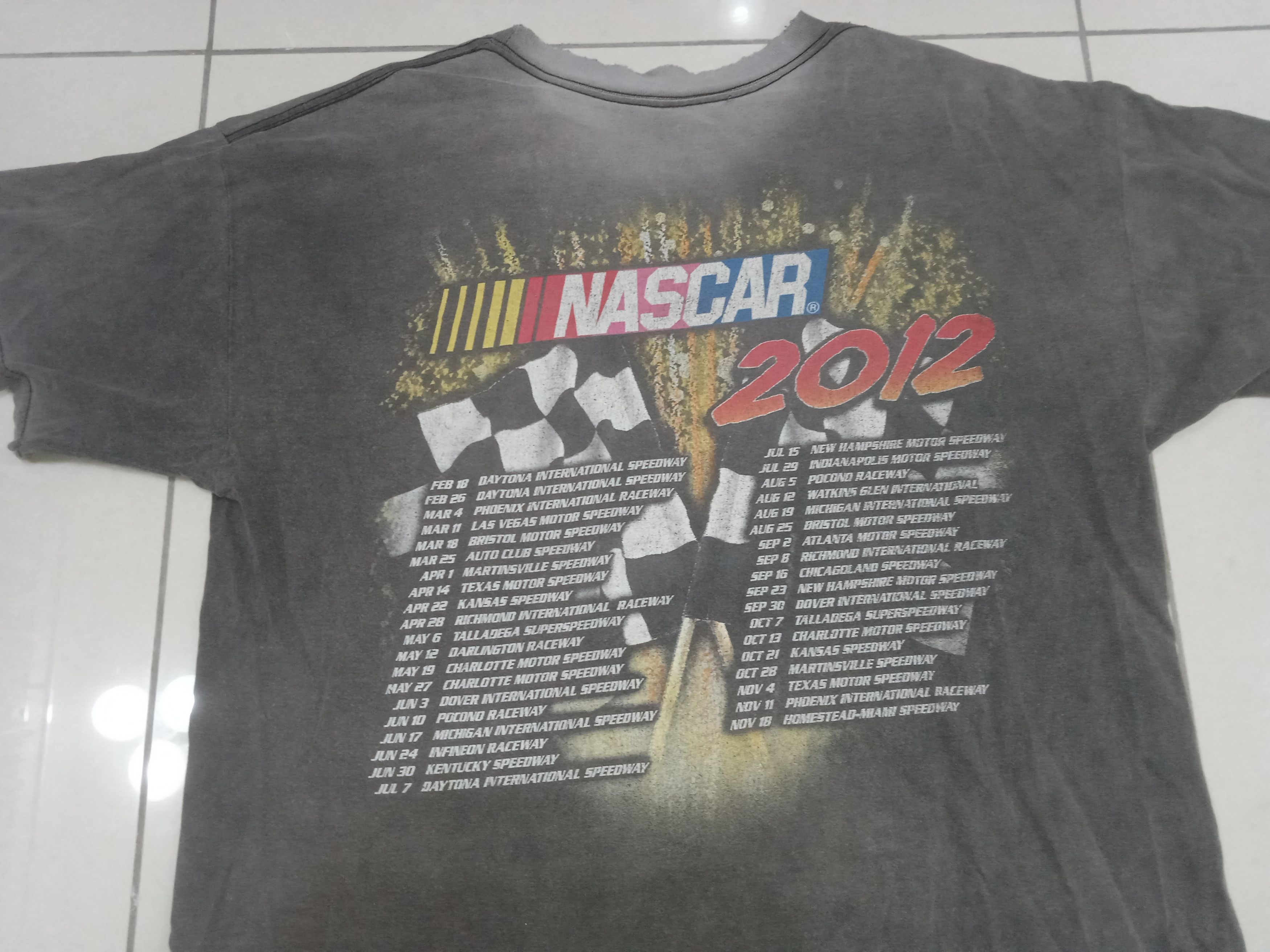 4GSELLER × NASCAR × Vintage Distressed NASCAR Racing 2012 T-Shirt Thrashed Size US XL / EU 56 / 4 - 4 Thumbnail