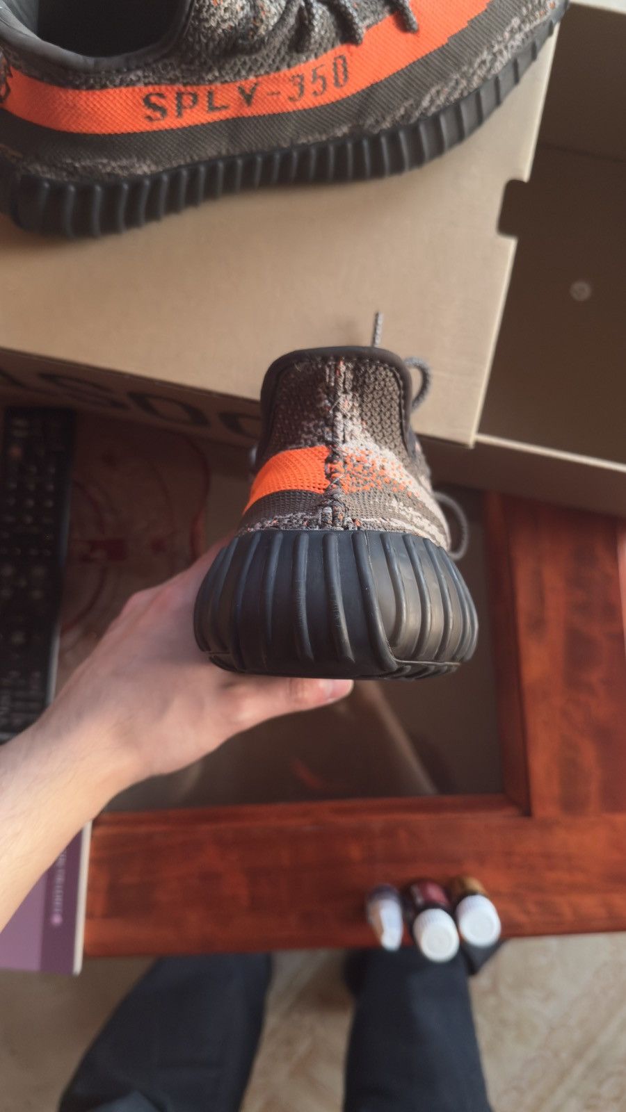 Adidas Adidas Yeezy 350 V2 Carbon Beluga Size US 8.5 / EU 41-42 - 9 Thumbnail