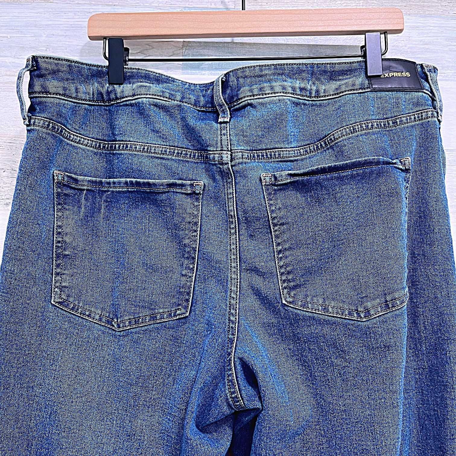 Express EXPRESS Ripped Mid Rise 90s Ankle Boot Jeans Womens 14 14R Size 36" / US 14 / IT 50 - 5 Thumbnail