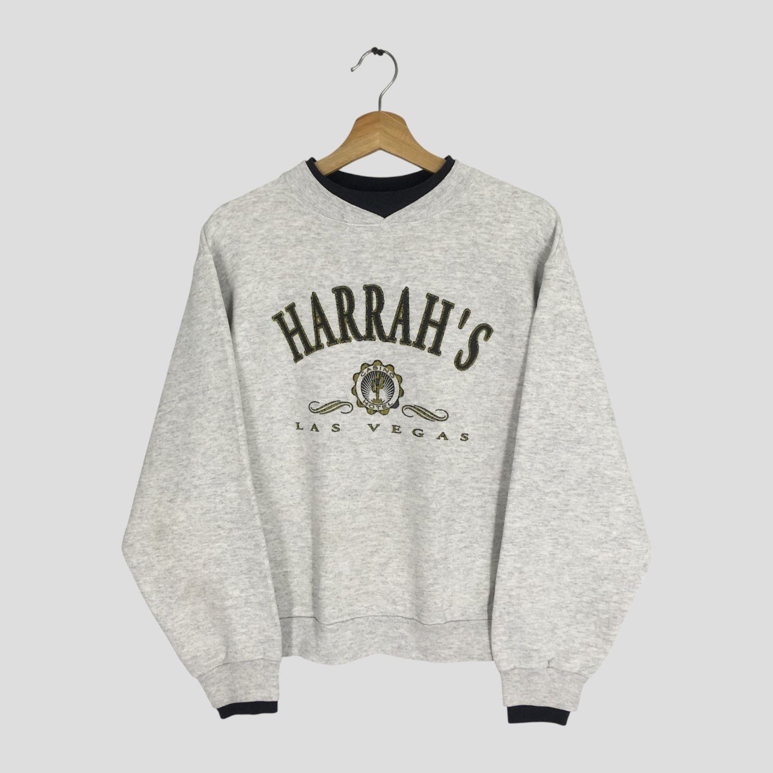 Vintage Vintage 90's Harrahs Grey Sweatshirt Large - 286 Size US L / EU 52-54 / 3 - 1 Thumbnail