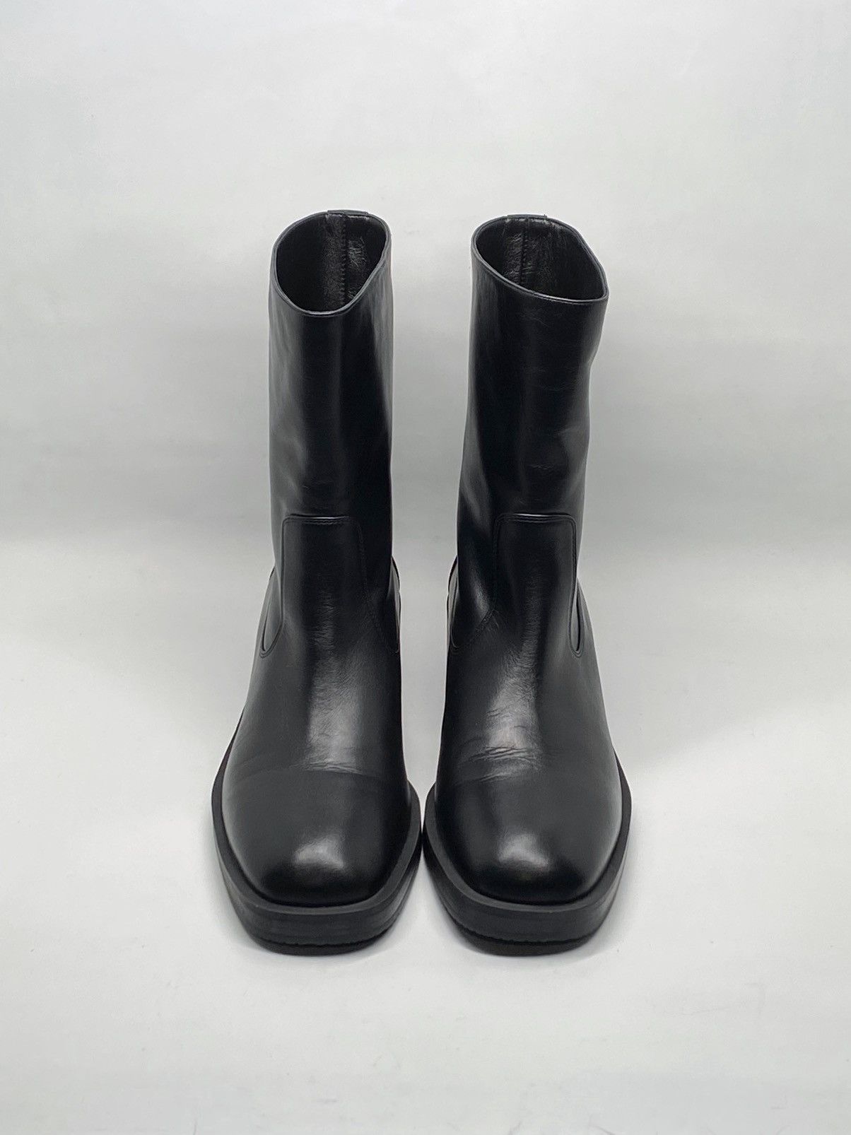 Stuart Weitzman Stuart Weitzman Calfskin Ankle Boots size 9 Size US 9 / IT 39 - 2 Thumbnail