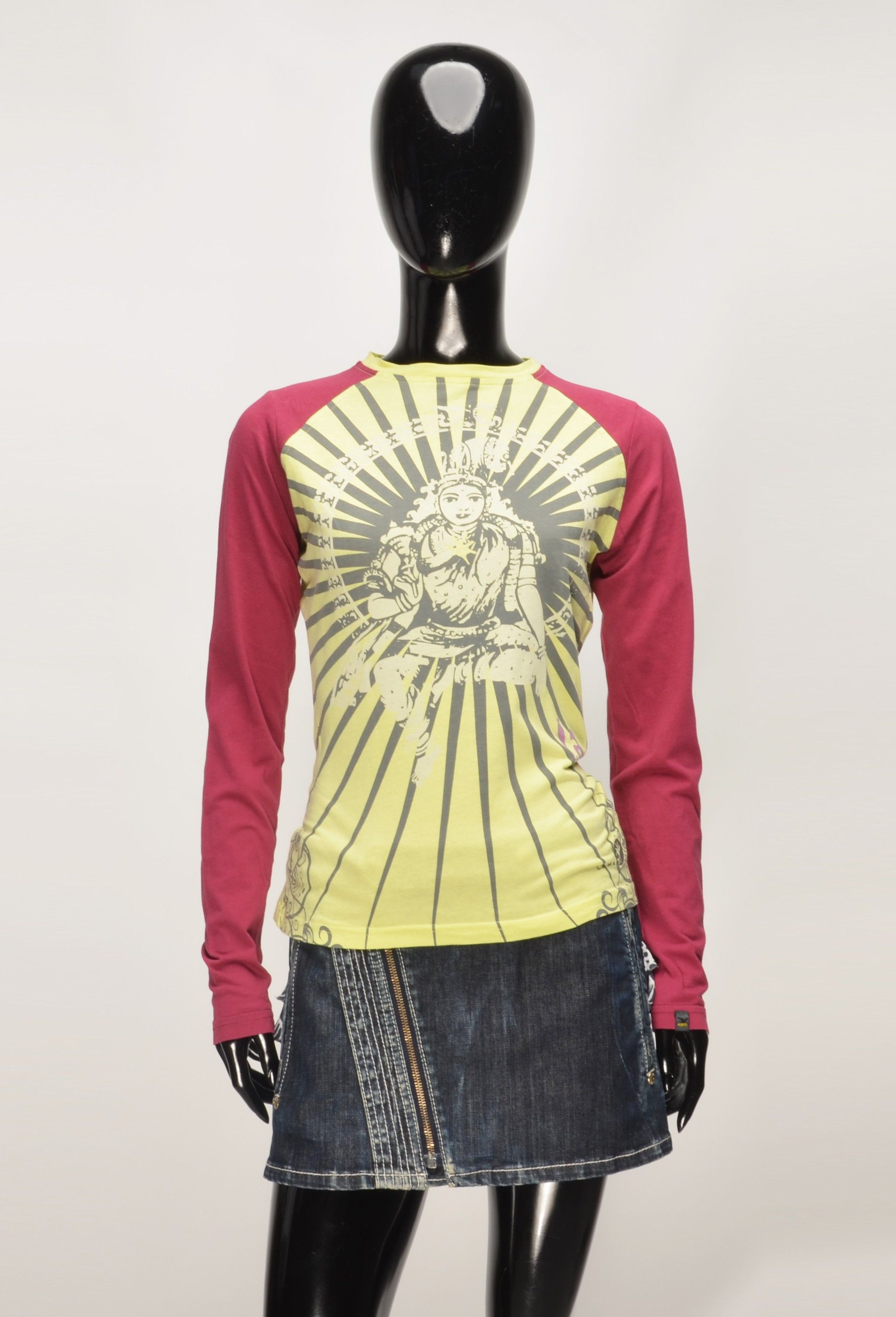 SALEWA Vintage Salewa Y2K Graphic Print Indie Grunge Raglan Tee Size XS / US 0-2 / IT 36-38 - 1 Thumbnail