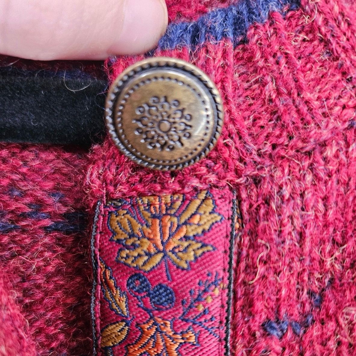 Woolrich Woolen Mills Vtg Woolrich Hand Frame Red Wool Button Sweater Size M / US 6-8 / IT 42-44 - 5 Thumbnail