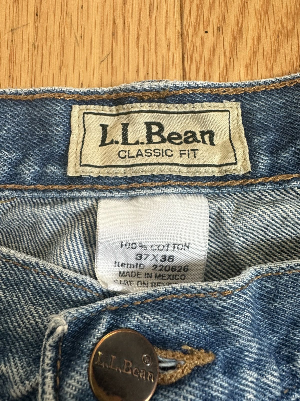 L.L. Bean LL Bean distressed bottom denim shorts Size US 36 / EU 52 - 4 Thumbnail