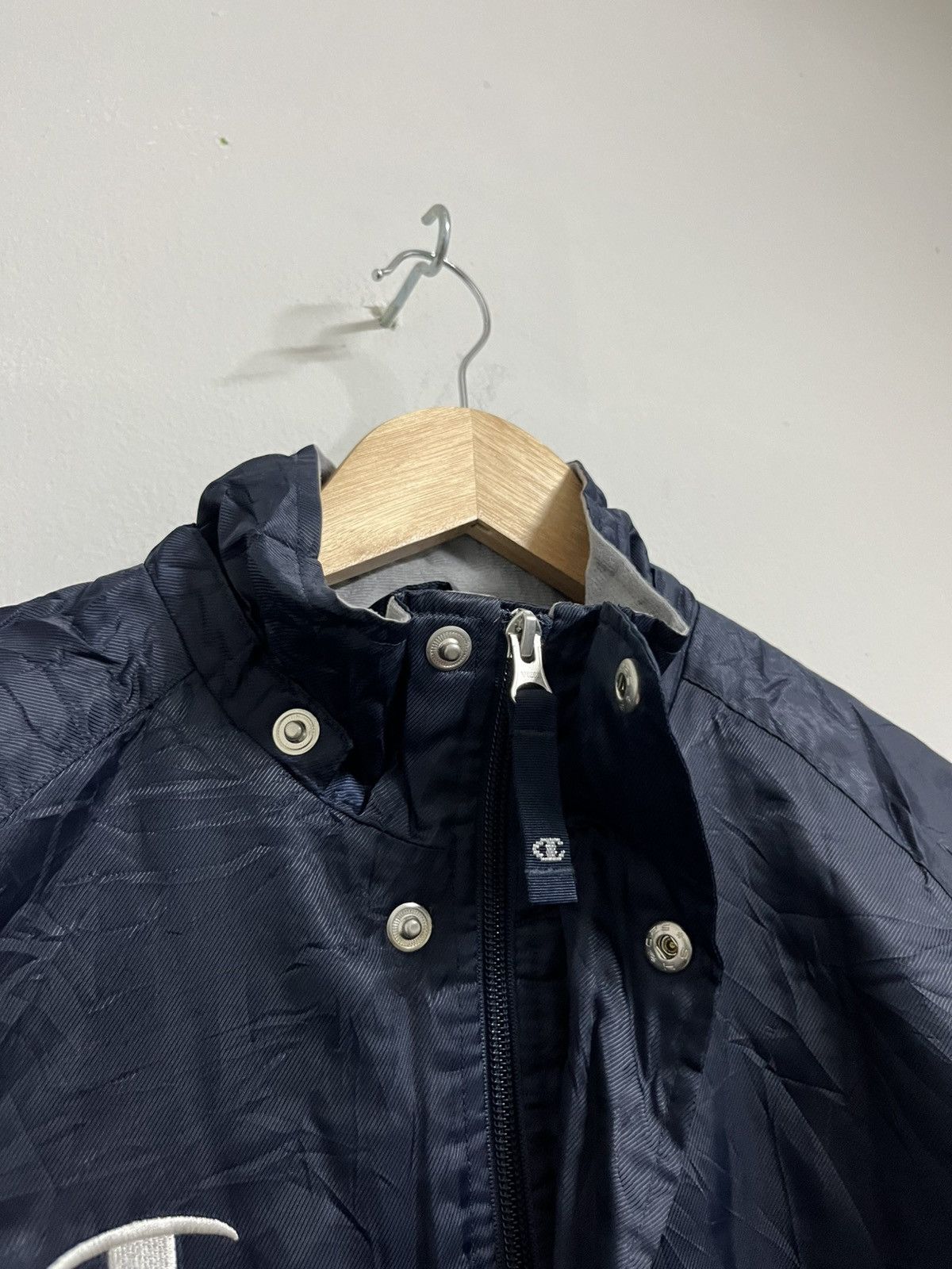 Champion 💥Vintage 90s Champion Big Logo Long Jackets Backhit Size US L / EU 52-54 / 3 - 9 Thumbnail