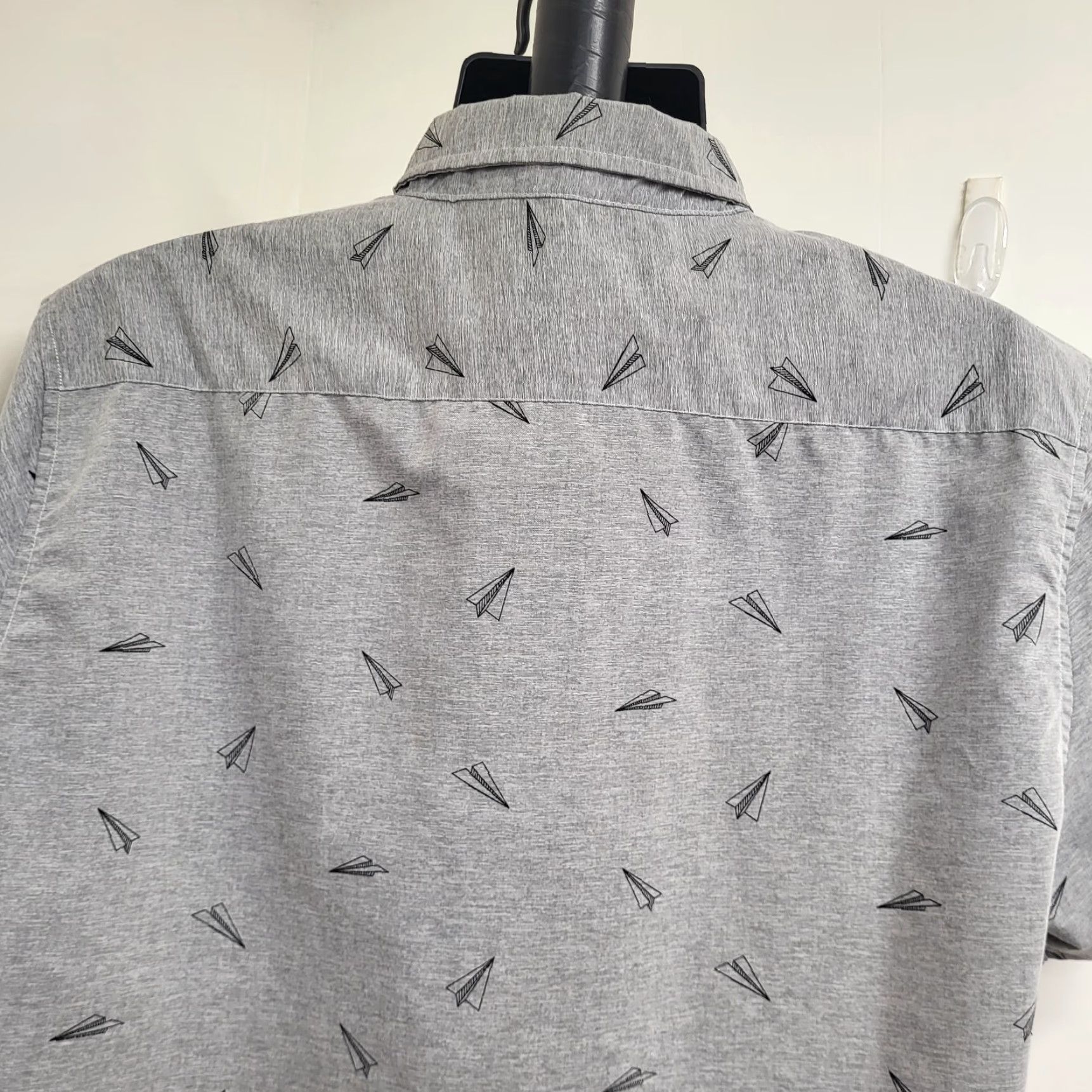 Vintage Molokai Surf Shirt XL Gray Paper Planes Print Button-Up Short Sleeve Mens Size US XL / EU 56 / 4 - 6 Thumbnail