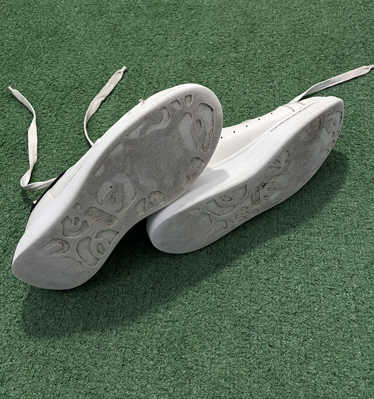Alexander McQueen Alexander McQueen Sneakers White Leather Shoes Size US 10.5 / IT 40.5 - 5 Thumbnail