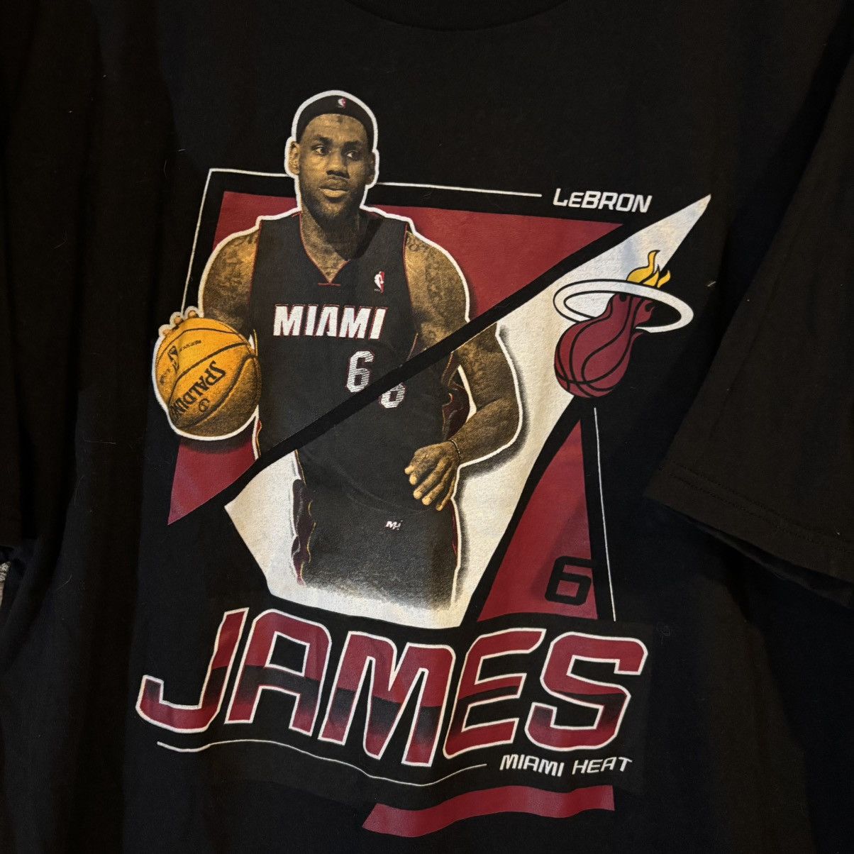Adidas $75 2010 LeBron James Miami Heat Adidas Big Print Tshirt Size US XXL / EU 58 / 5 - 2 Thumbnail
