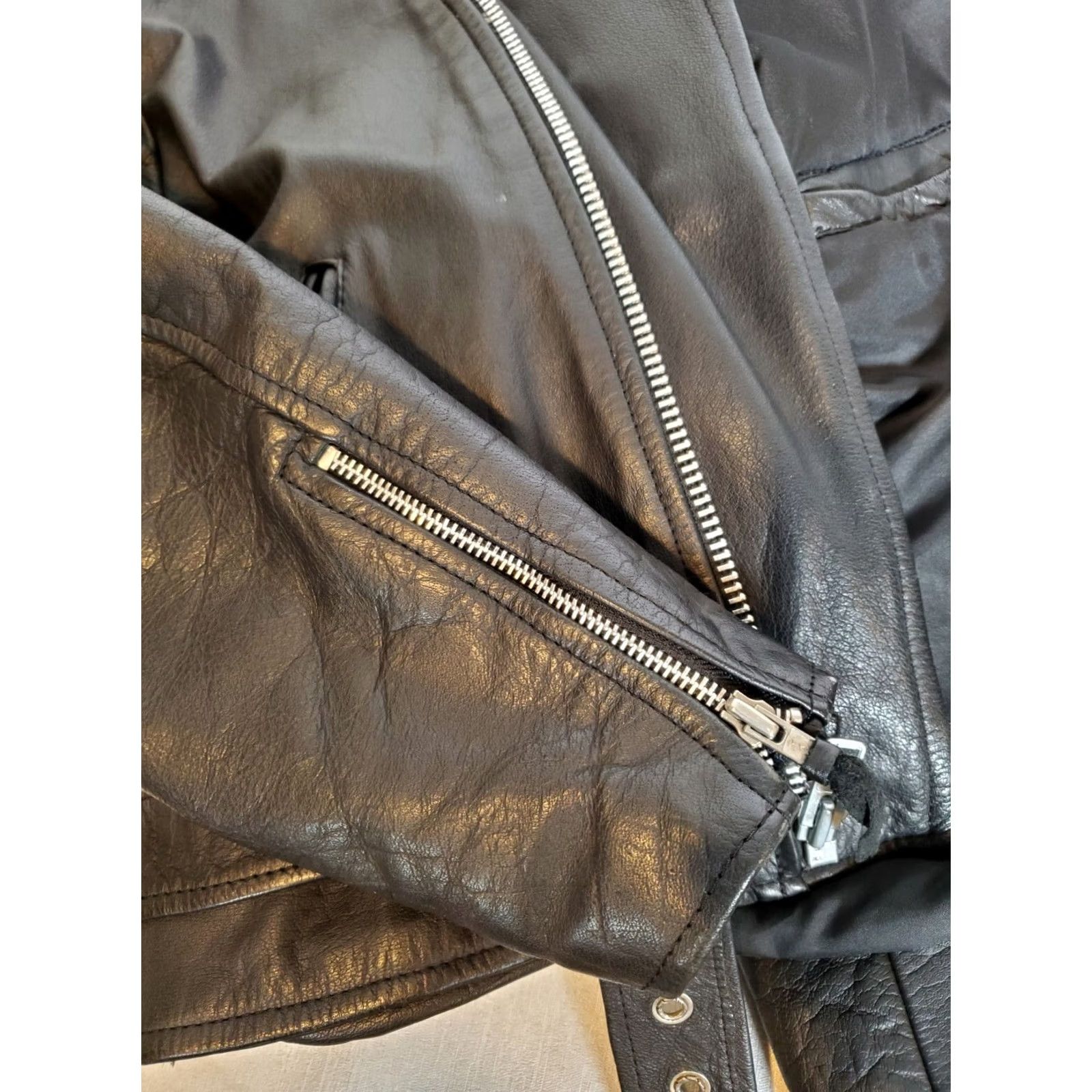 Vintage VINTAGE Wilsons Black Leather Motorcycle Biker Jacket Thinsulate L Mens L Size US L / EU 52-54 / 3 - 6 Thumbnail