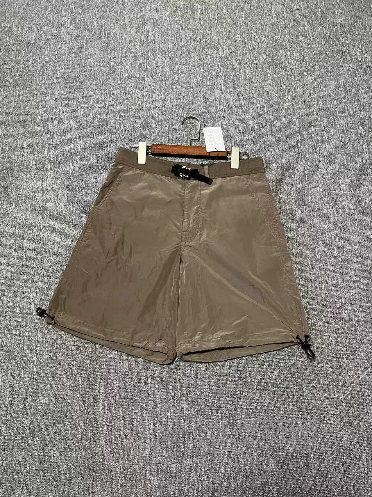 Dior dior brown men's shorts with buckle. Size US 44 / EU 60 - 1 Thumbnail