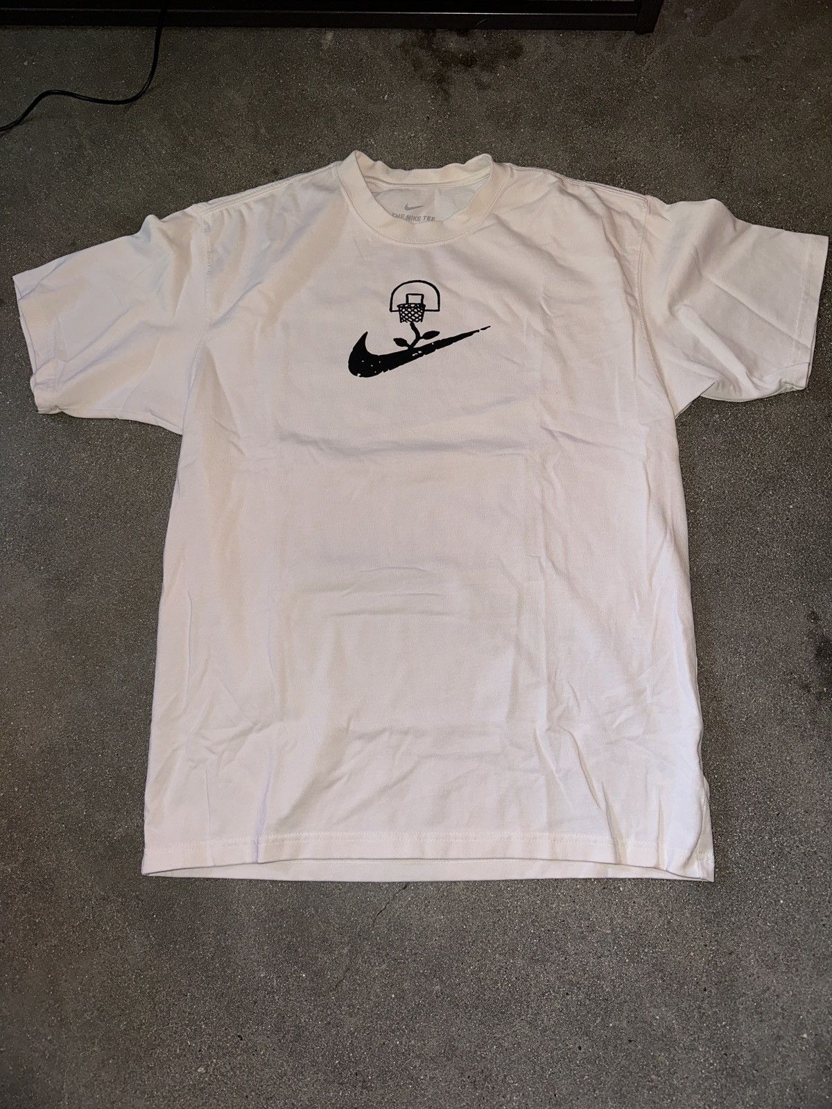 Nike Nike Graphic Tee Size US S / EU 44-46 / 1 - 1 Thumbnail