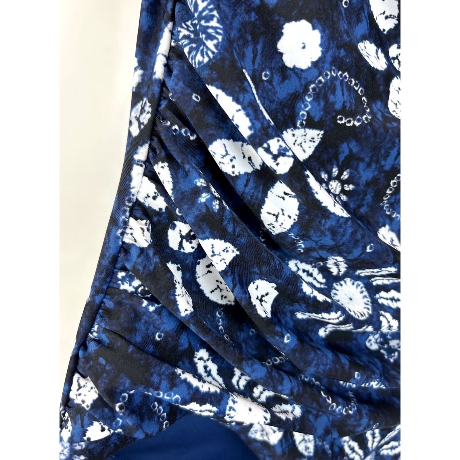 Vintage Bleu Rod Beattie Swim Top Womens 10 Blue Floral Twist Halter Padded Built-In Bra Tank Swimsuit Size L / US 10 / IT 46 - 6 Thumbnail