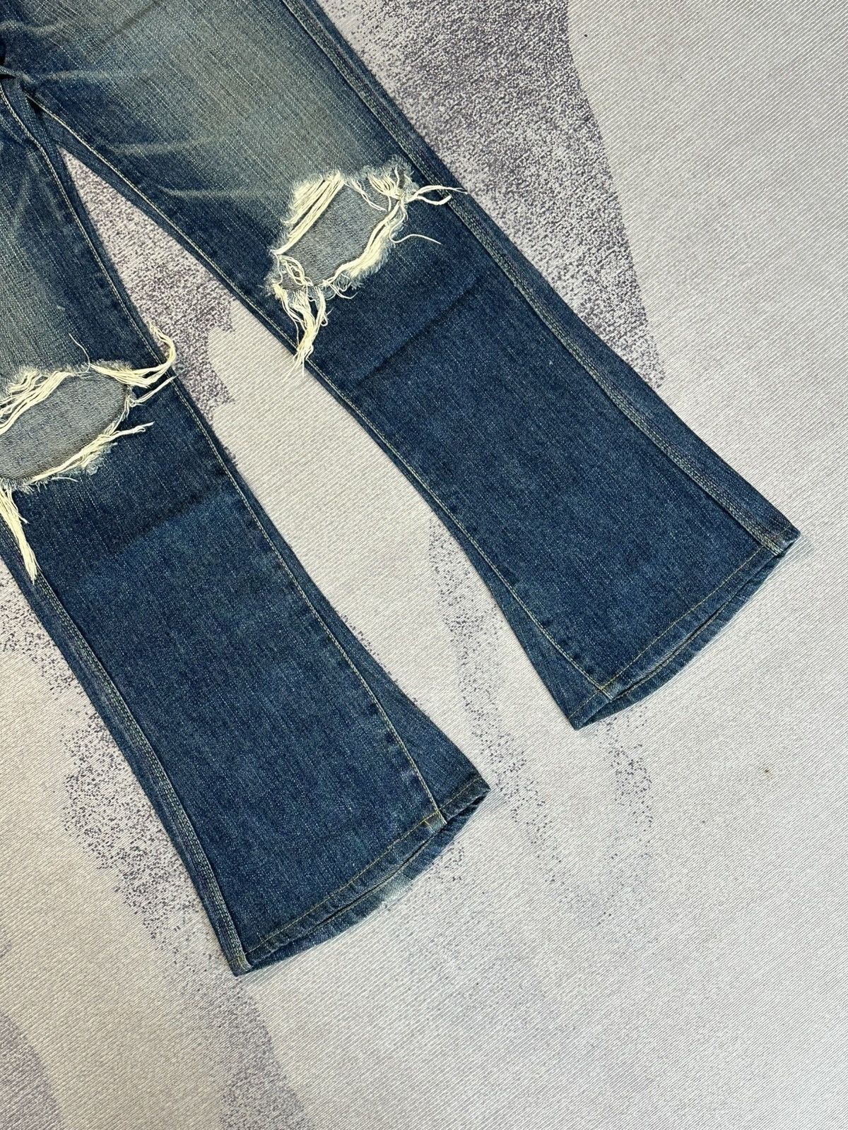 Japanese Brand RARE SLY Distressed Flare Jeans Size US 27 - 4 Thumbnail