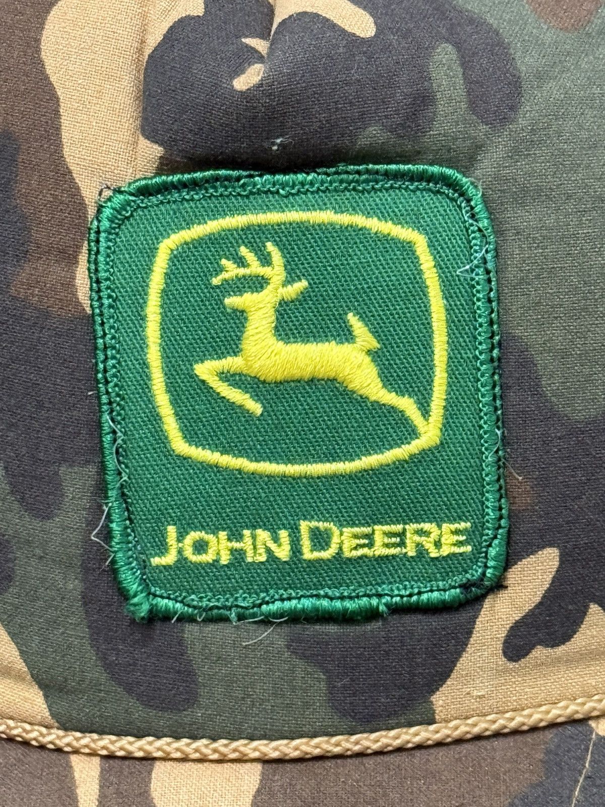 Vintage Vintage John Deere Camo Trucker Hat Size ONE SIZE - 2 Thumbnail