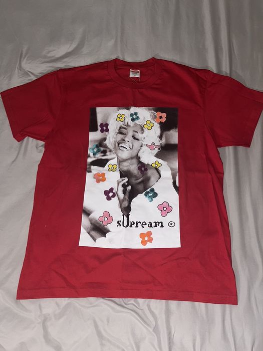 Supreme naomi best sale tee red