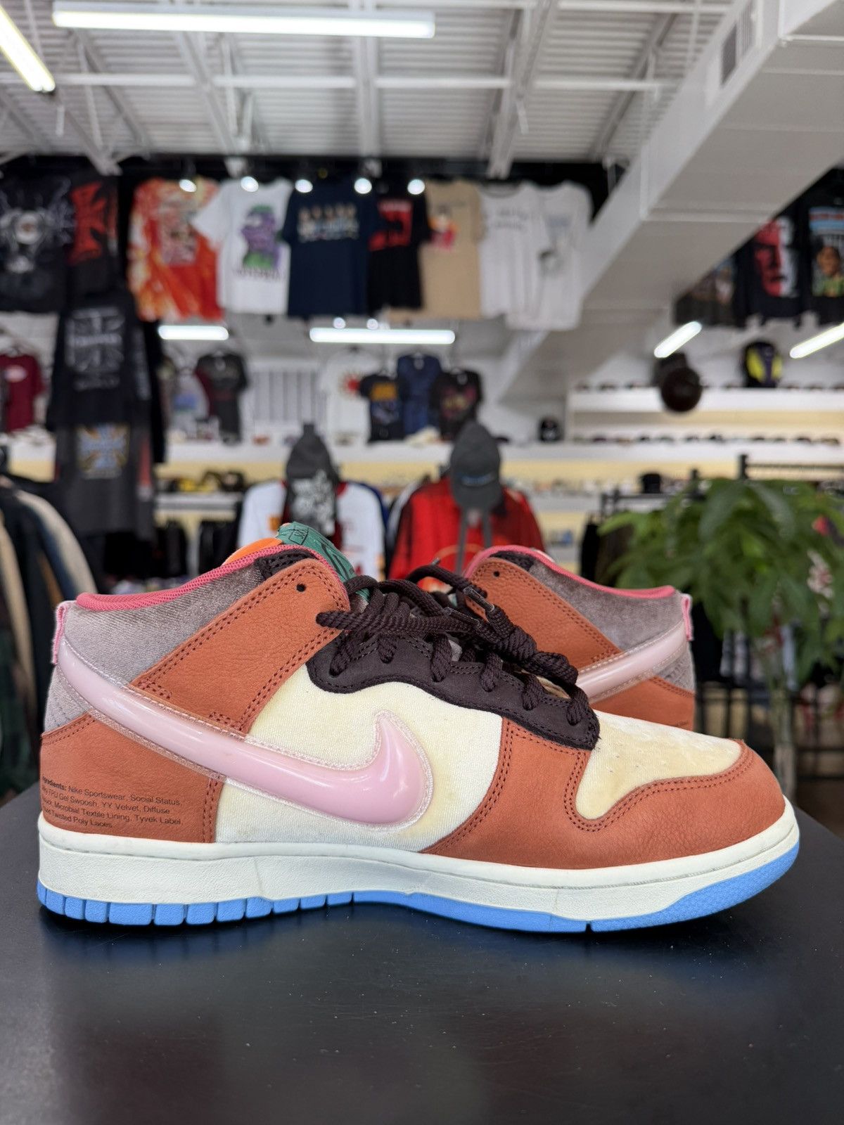 Nike × Social Status Nike Dunk Mid Social Status Chocolate Milk Size 9 (2021) Size US 9 / EU 42 - 4 Thumbnail