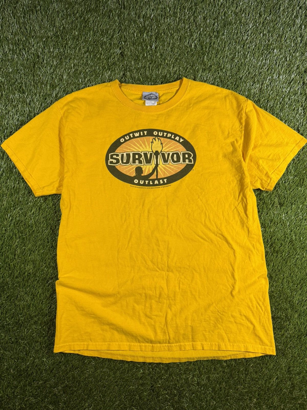 Vintage Vintage Y2k Faded Survivor TV Show Movie Promo Graphic Tee Size US M / EU 48-50 / 2 - 1 Thumbnail