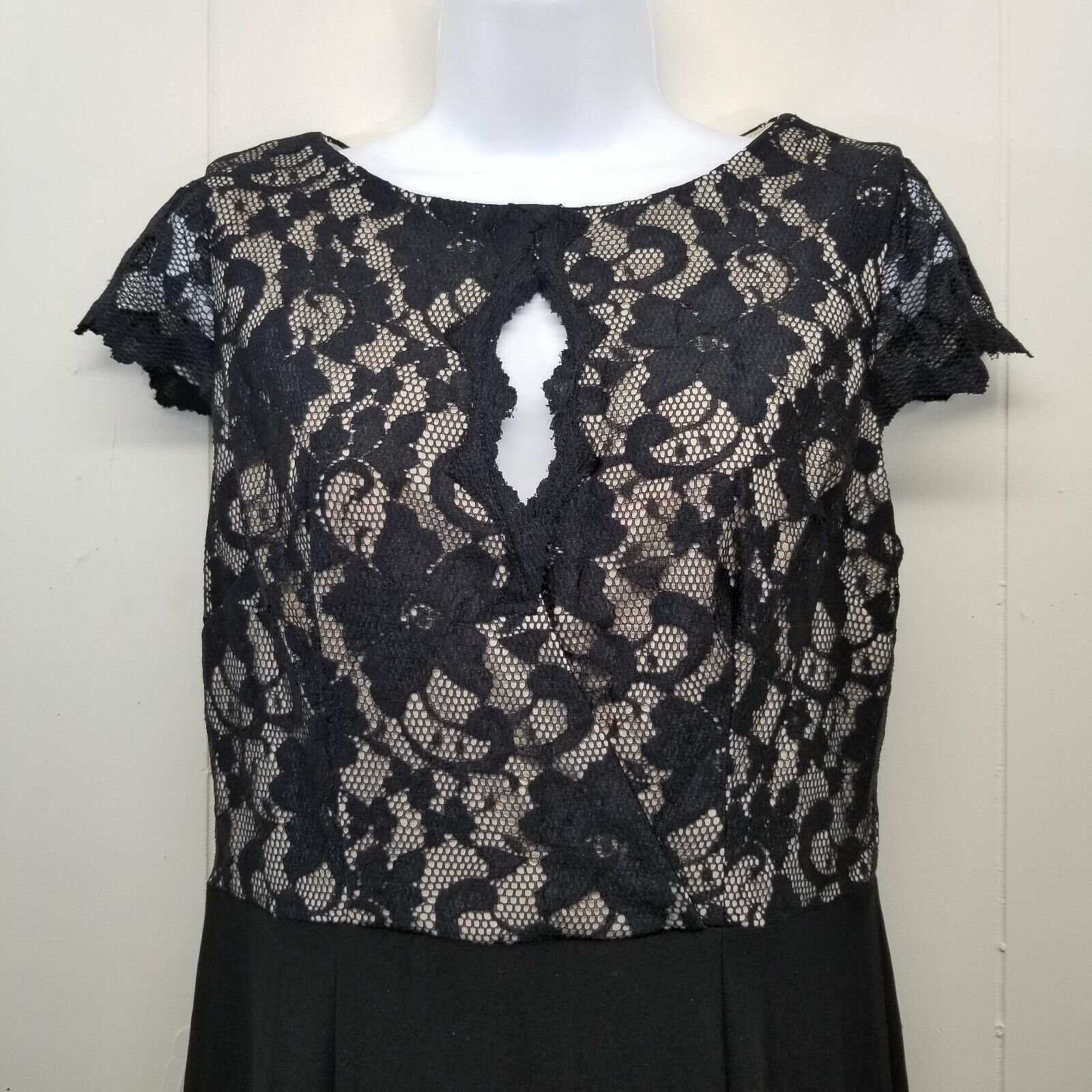 Vintage Eliza J Maxi Dress 6 Black Nude Lace Keyhole Cap Sleeves Gow Size M / US 6-8 / IT 42-44 - 3 Thumbnail