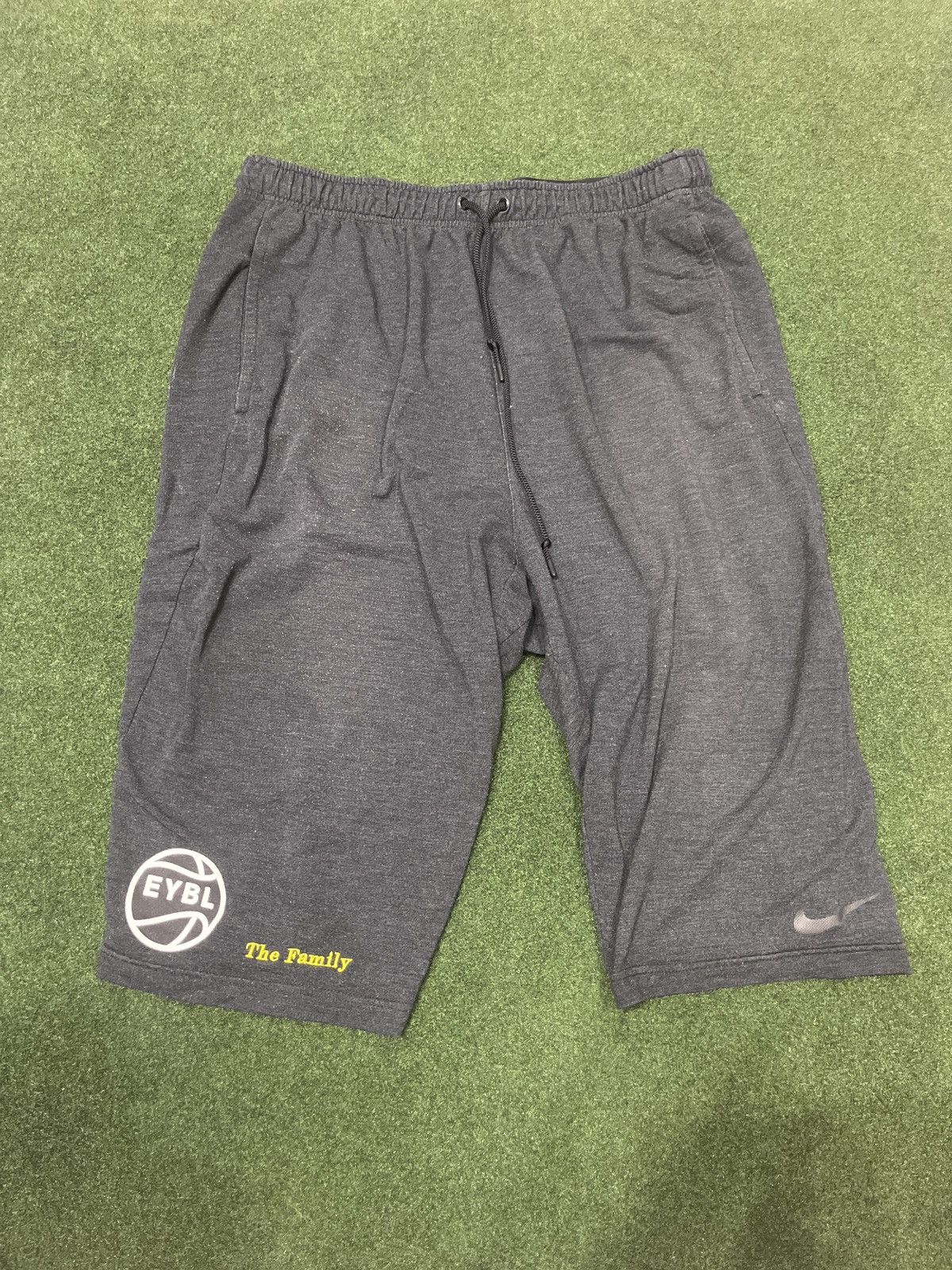 NIKE EYBL THE FAMILY 2017 SHORTS sz XL Rare NBA