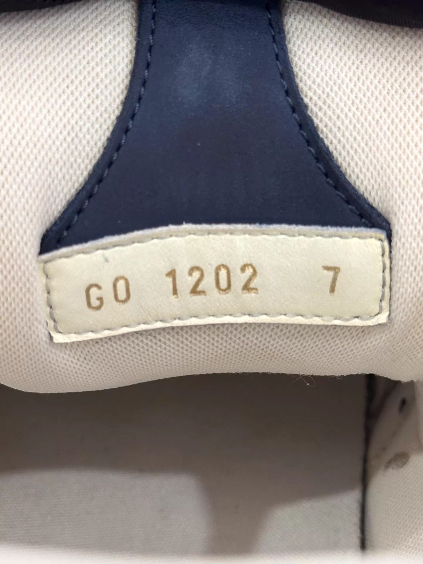 Louis Vuitton LV Men's Blue White Monogram Skate Sneakers 7(41) 99 New Size US 8 / EU 41 - 9 Thumbnail